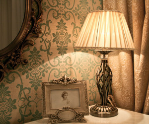 Настольный светильник Maytoni RC247-TL-01-R