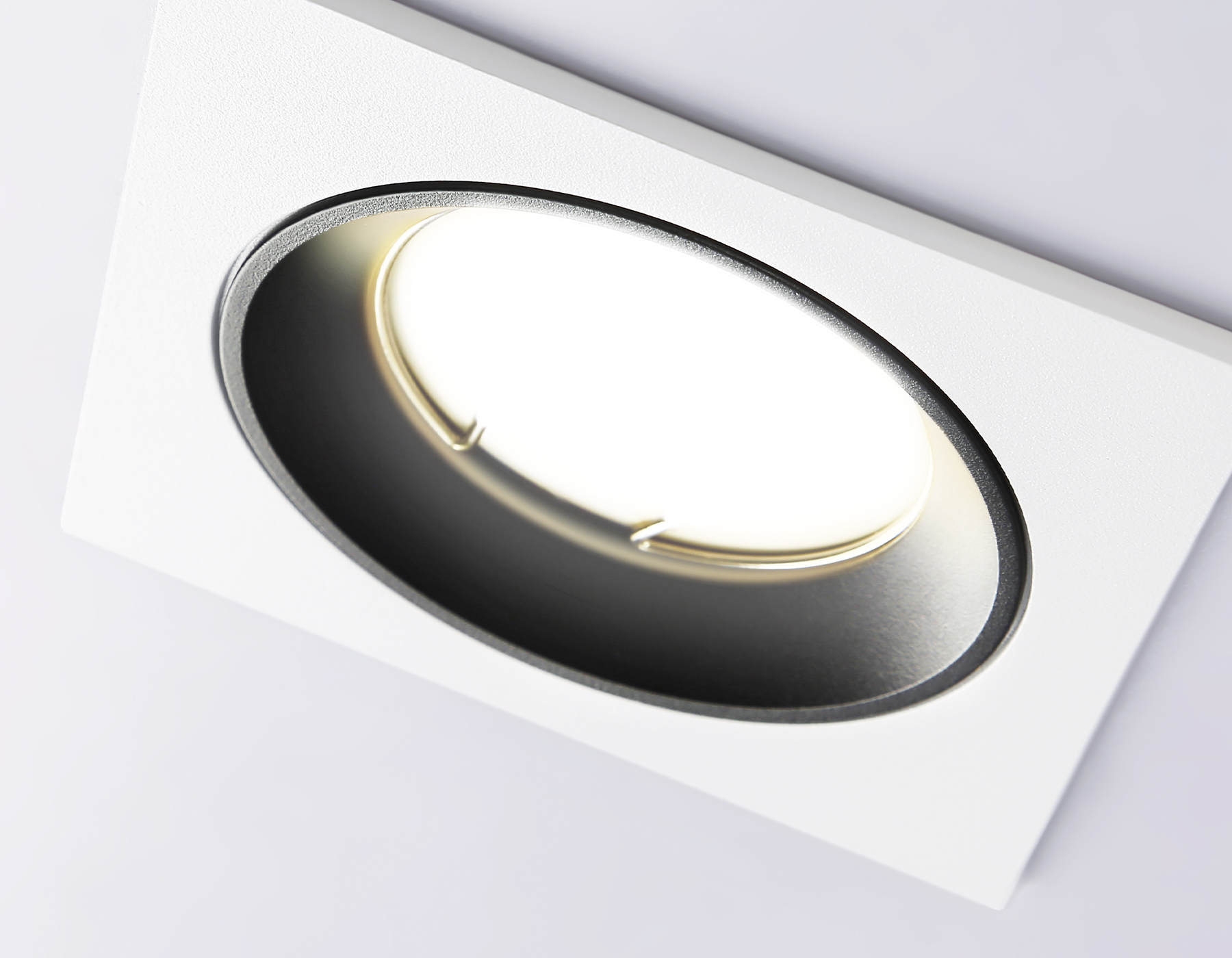 A8925 WH/BK белый/черный MR16 GU5.3 92*92*24