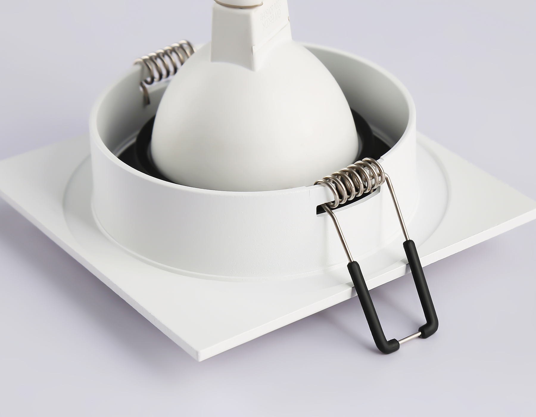 A8925 WH/BK белый/черный MR16 GU5.3 92*92*24