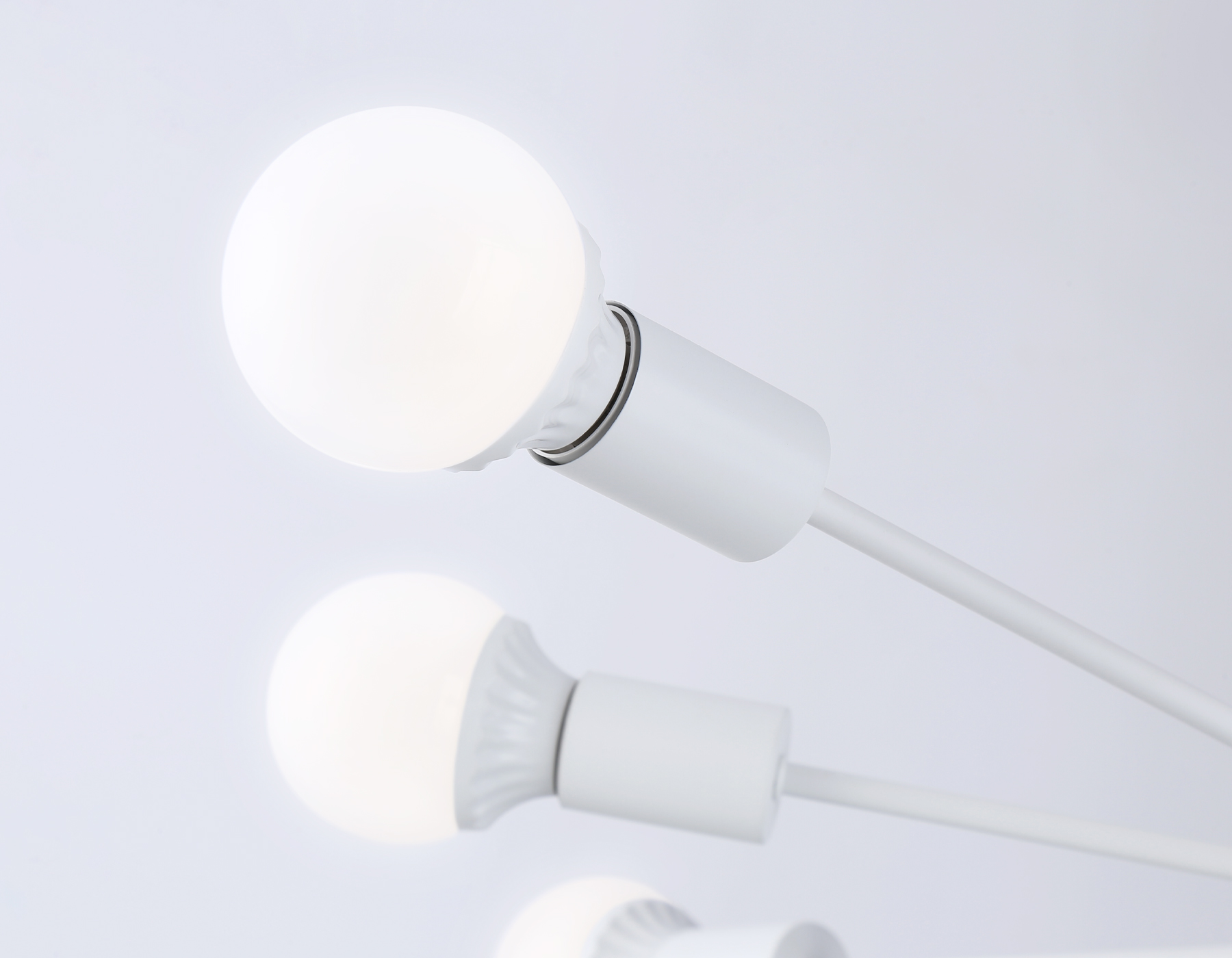 TR80408/8 WH белый E27/8 max 60W D950*150