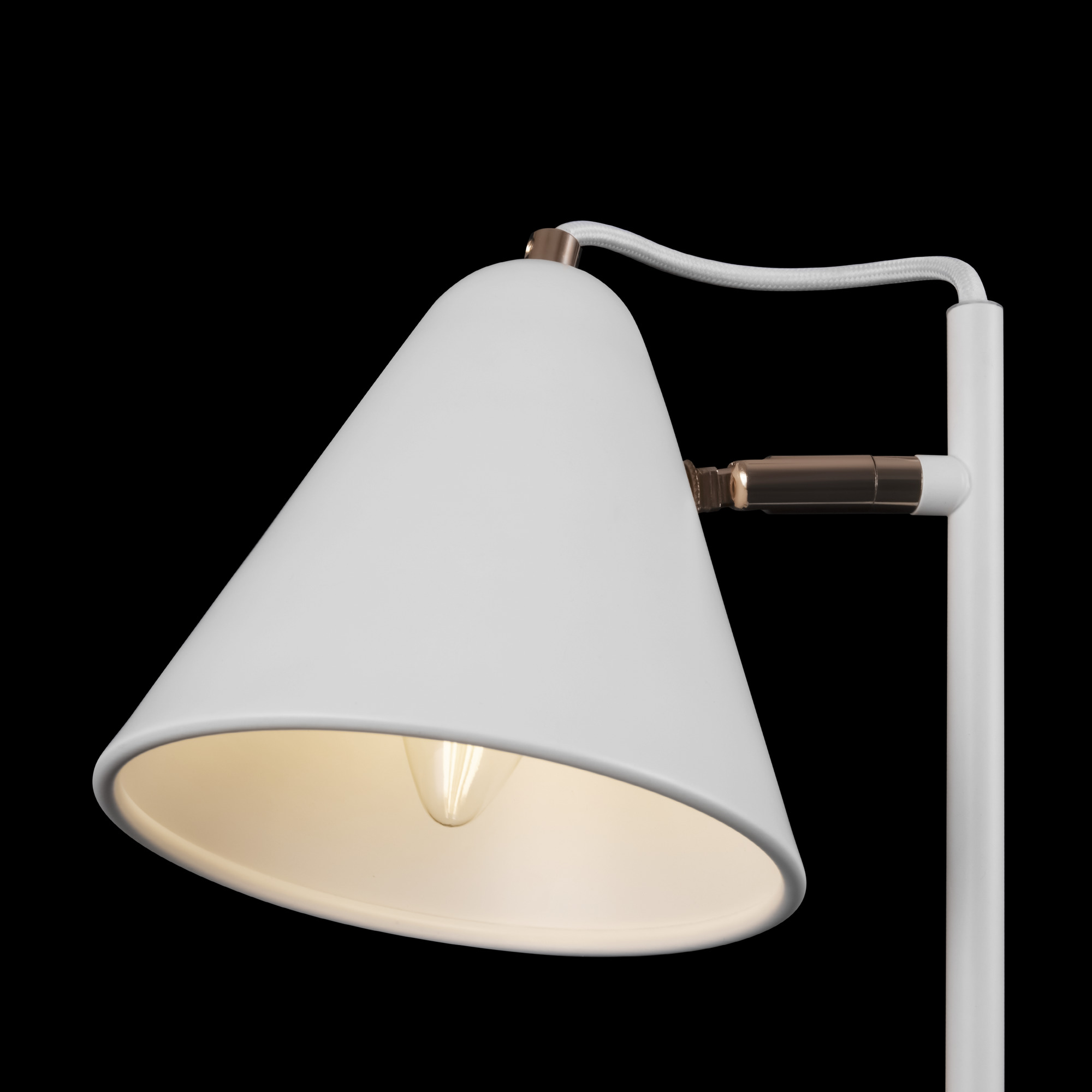 Настольный светильник Freya FR8001TL-01WG