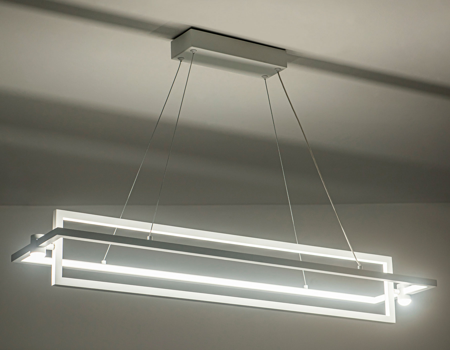 FL5735/2+2 WH белый 45W 3000K/4200K/6400K 900*220*1300 (без ПДУ)