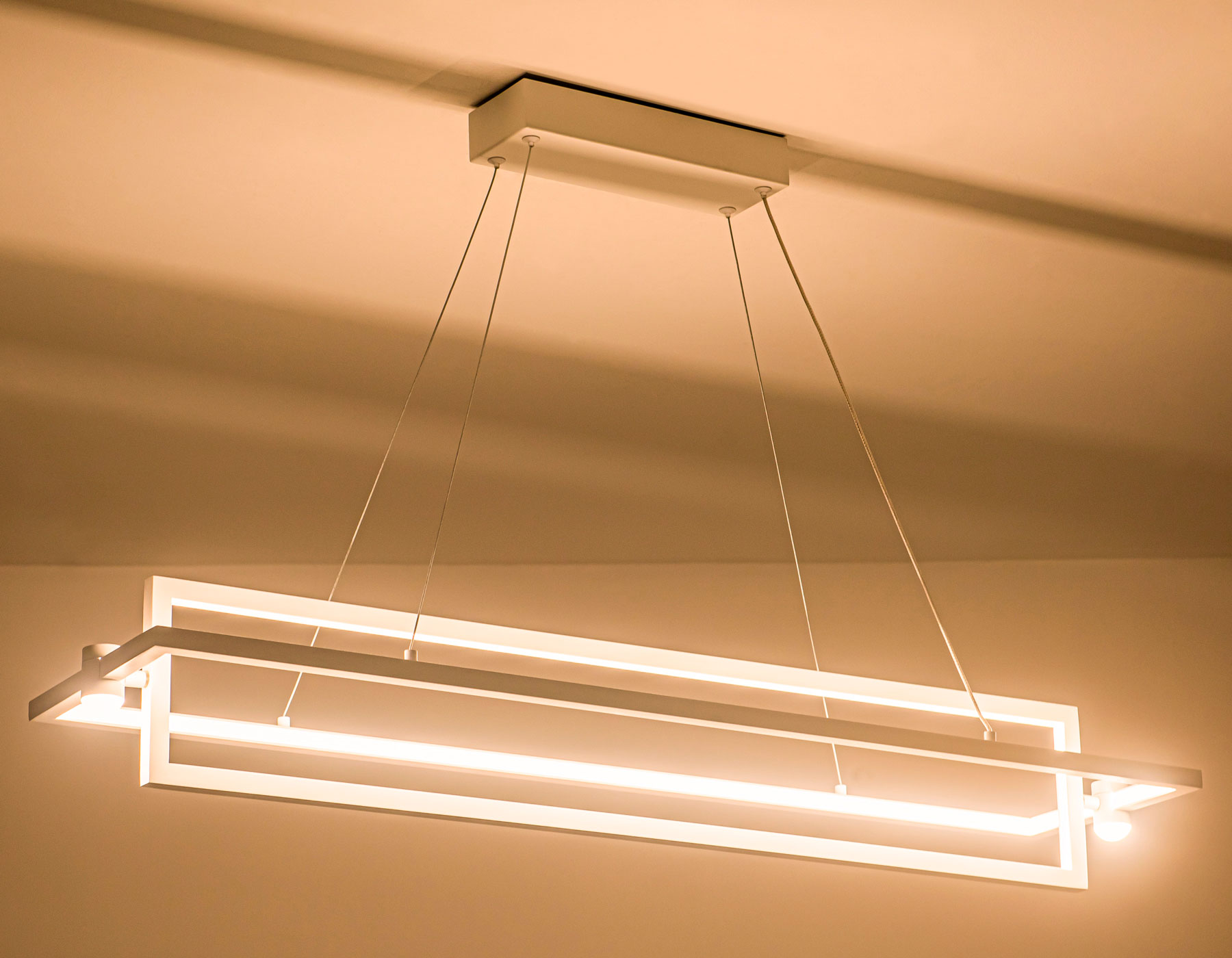 FL5735/2+2 WH белый 45W 3000K/4200K/6400K 900*220*1300 (без ПДУ)