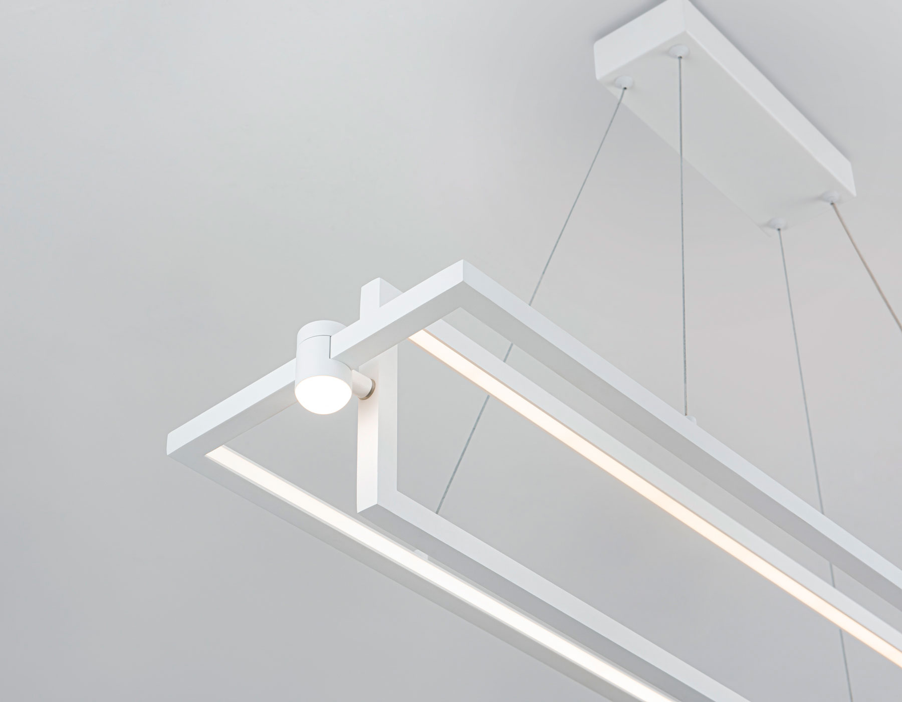 FL5735/2+2 WH белый 45W 3000K/4200K/6400K 900*220*1300 (без ПДУ)