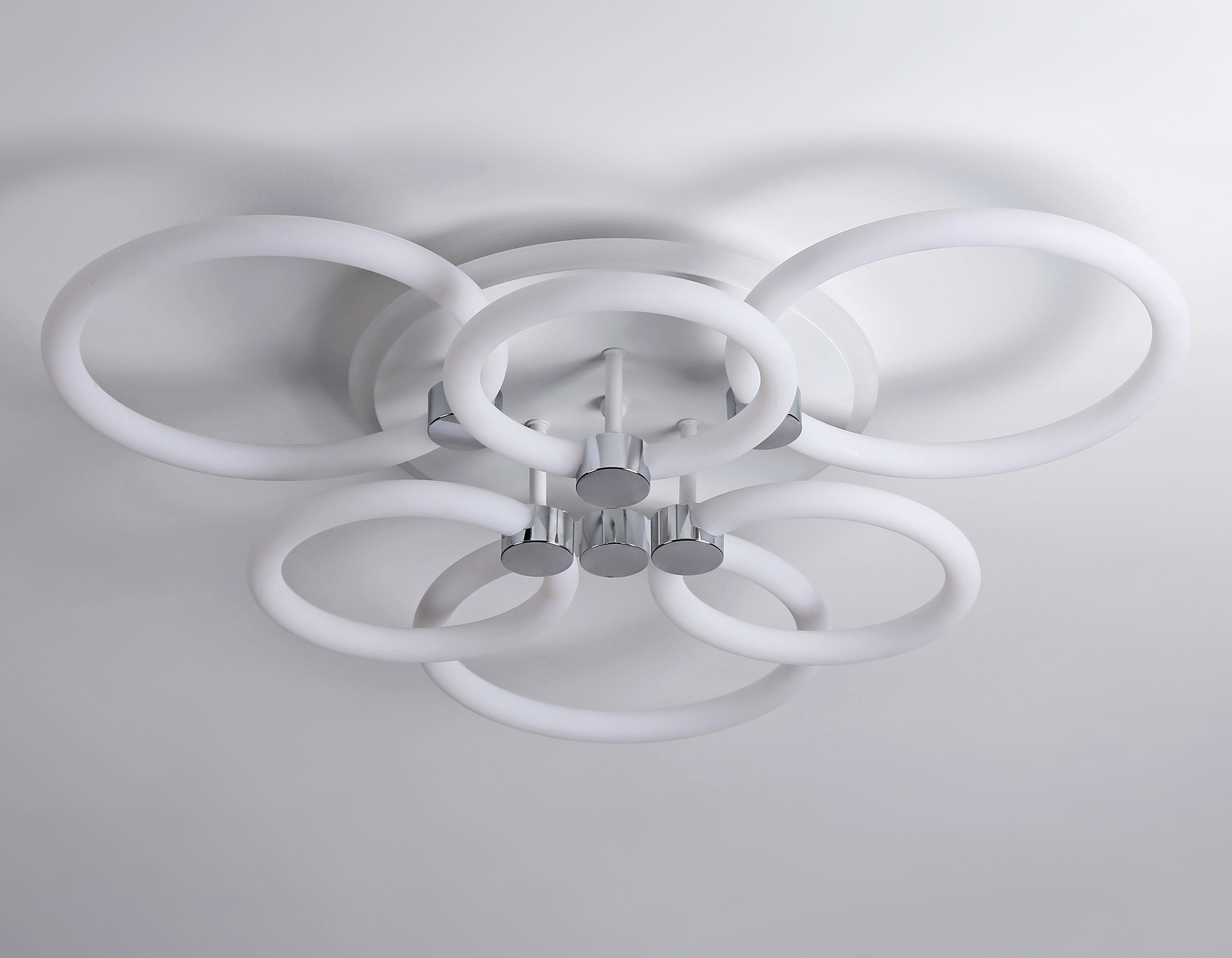 FA3844/3+3 WH белый 102W 3000K-6400K+RGB D670*115 (ПДУ РАДИО 2.4G)