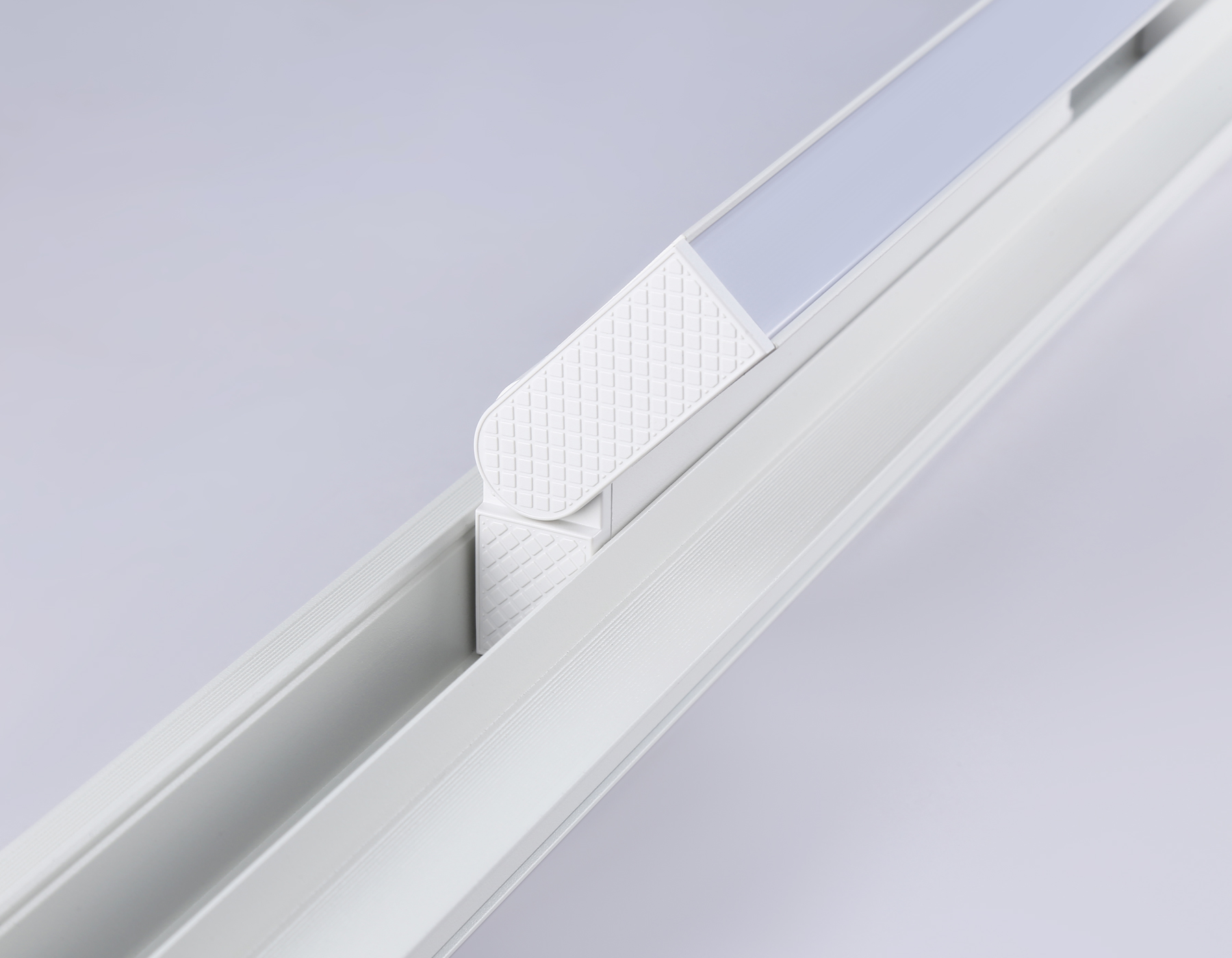 GL4061 WH белый IP20 12W 4200K 48V 223*22*105