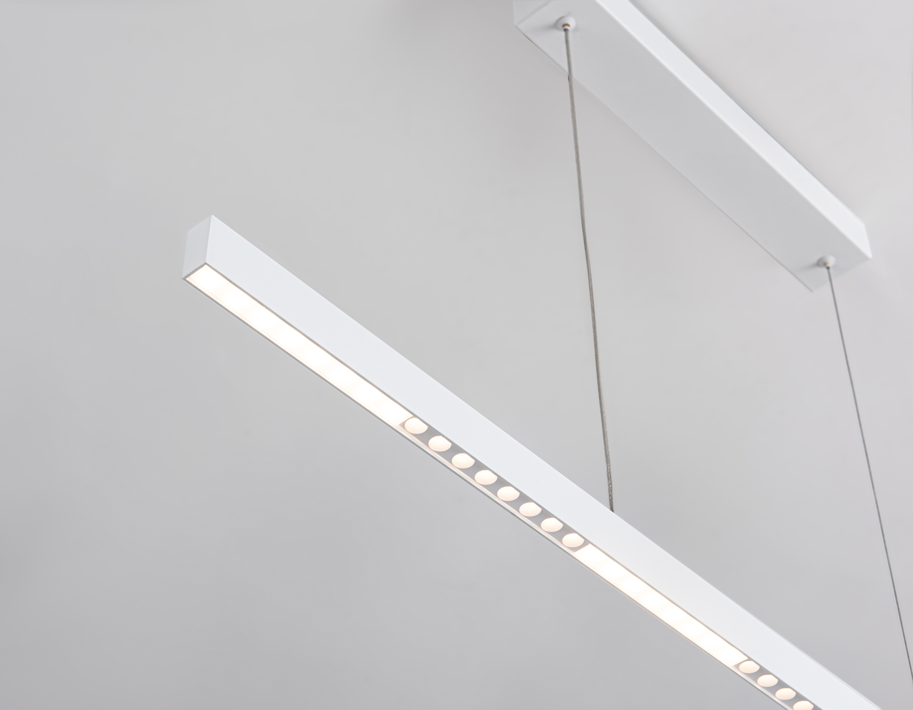 FL5831 WH белый 25W 3000K/4200K/6400K 1037*17.5*750 (без ПДУ)