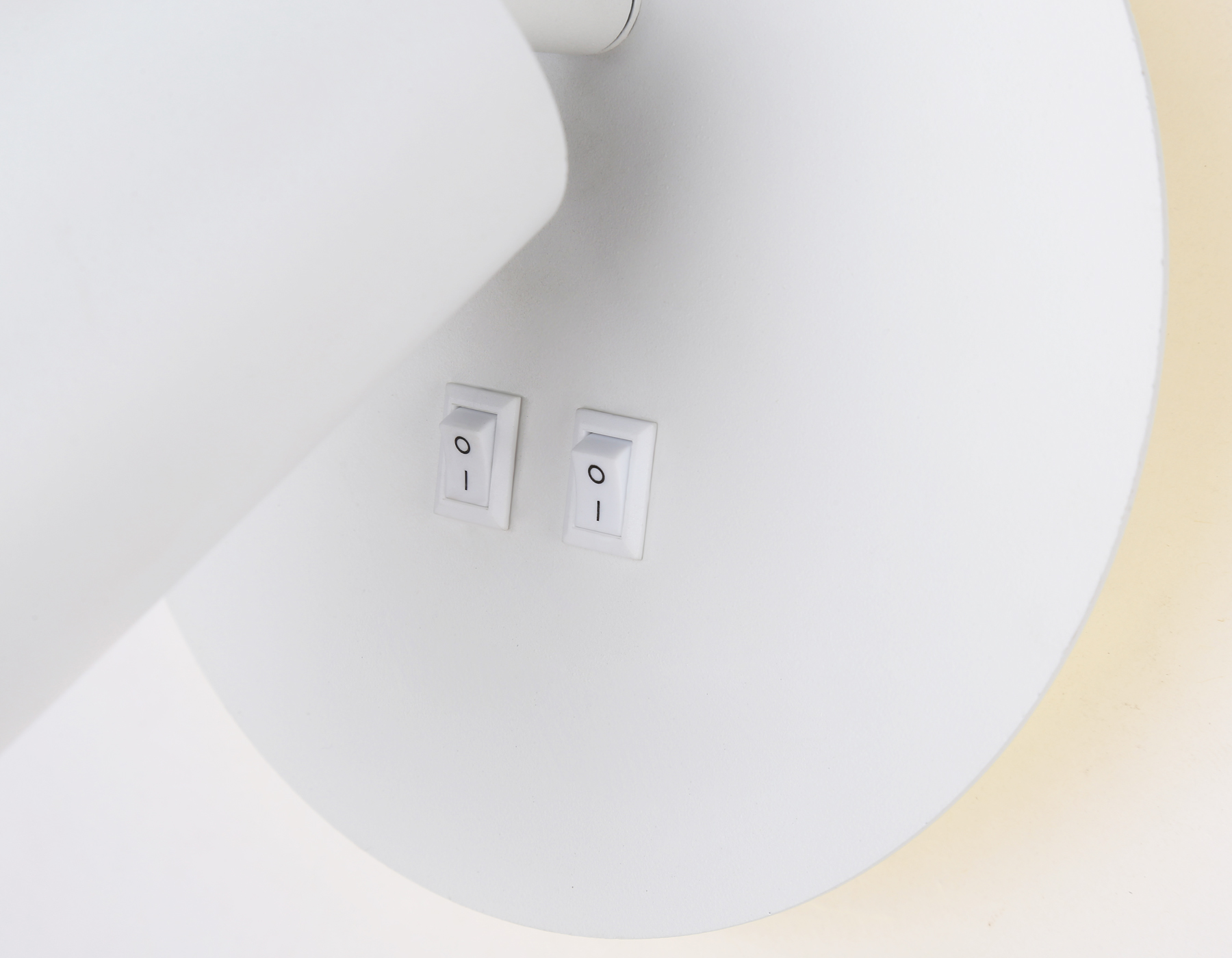 FW2462 WH белый LED 4200K 7W D145*150