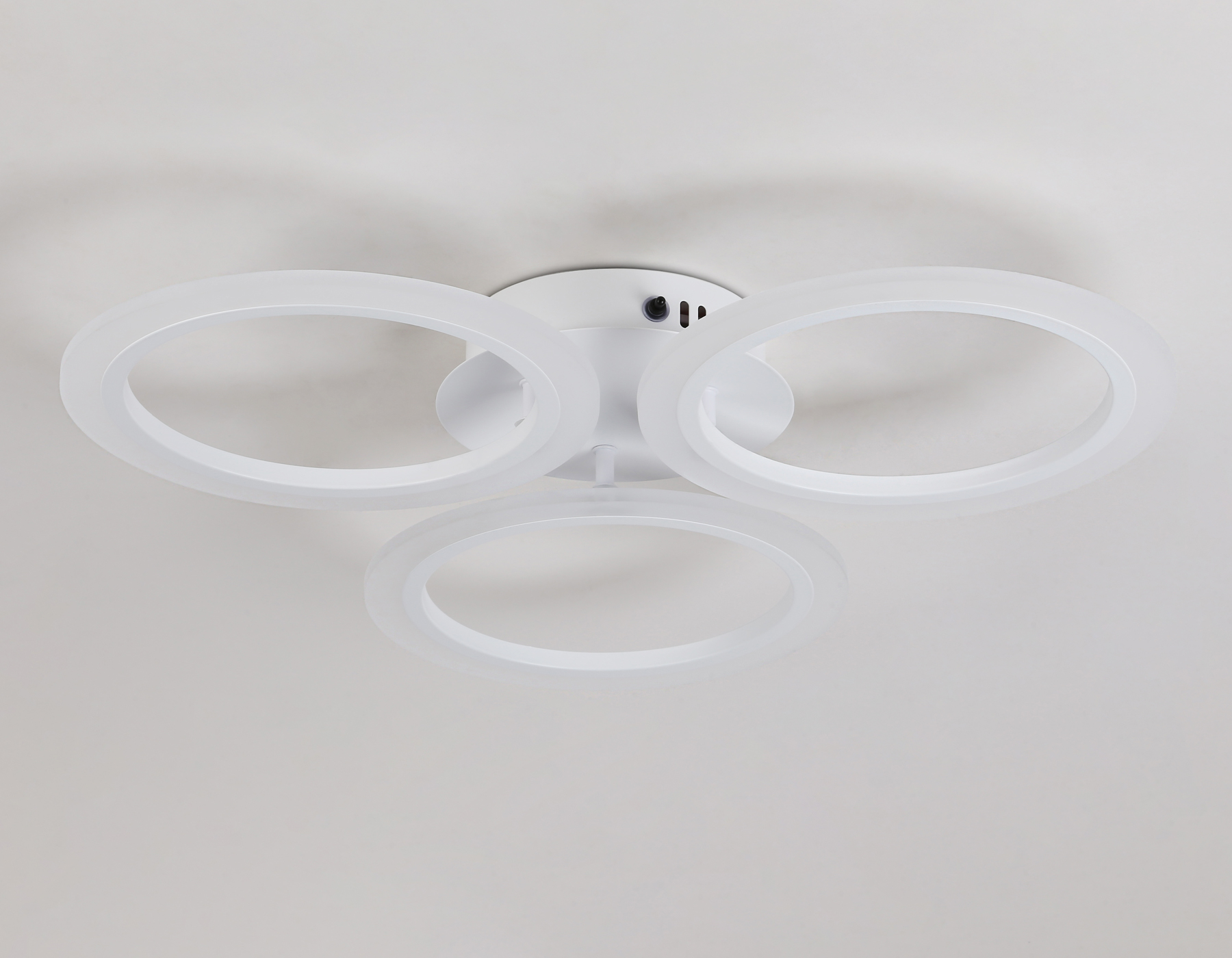 FA4052/3 WH белый 4200K/3000/6400K 51W D580*80 (ПДУ ИК)