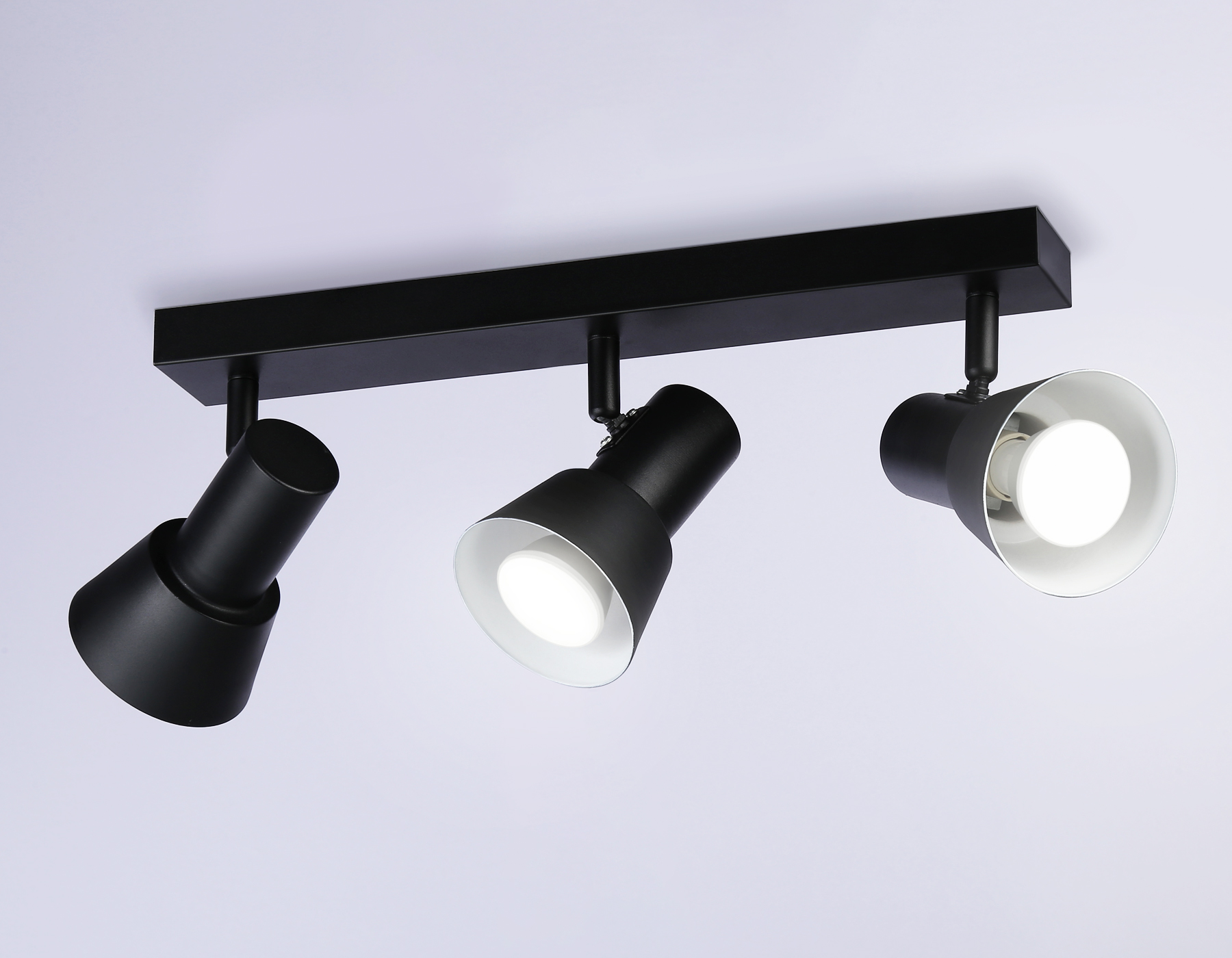 TA13122/3 BK/WH черный/белый GU10/3 max 12W 470*85*150