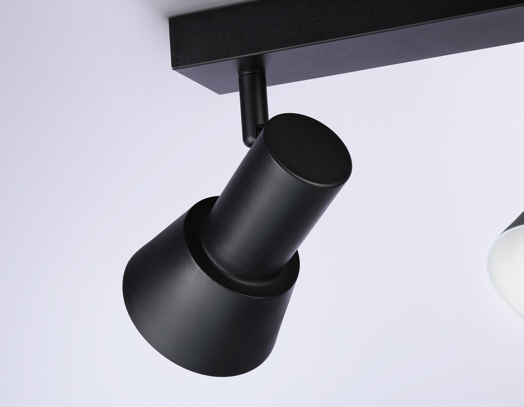 TA13122/3 BK/WH черный/белый GU10/3 max 12W 470*85*150