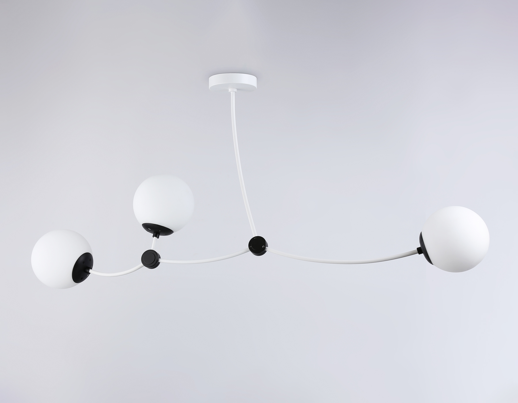 TR2566/3 WH/BK белый/черный E27/3 max 60W 1130*150*540