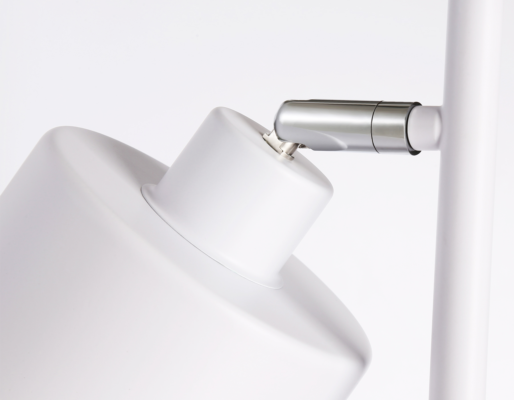 TR8154/3 WH белый E27*3 max 40W D370*1530