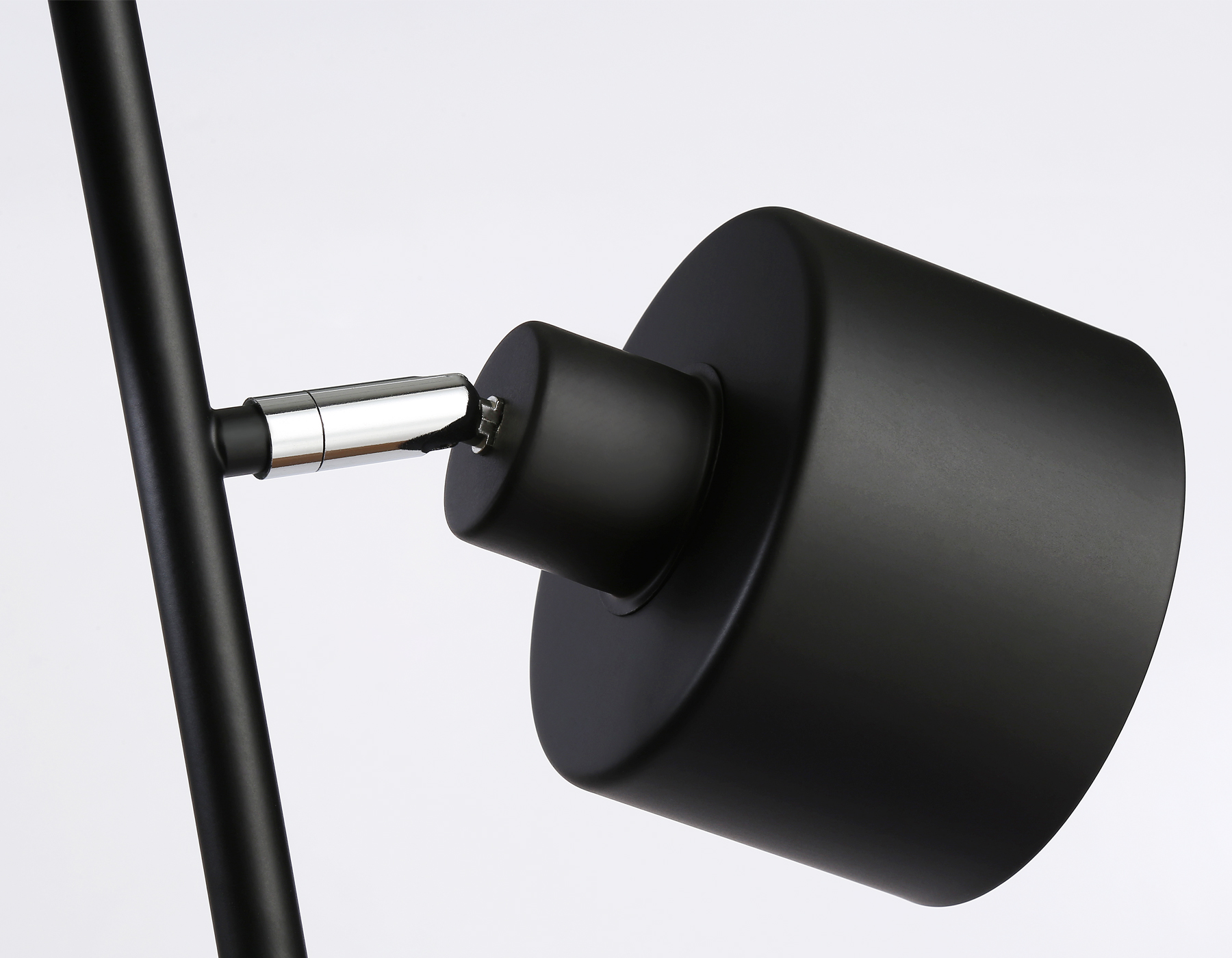 TR8155/3 BK черный E27*3 max 40W D370*1530