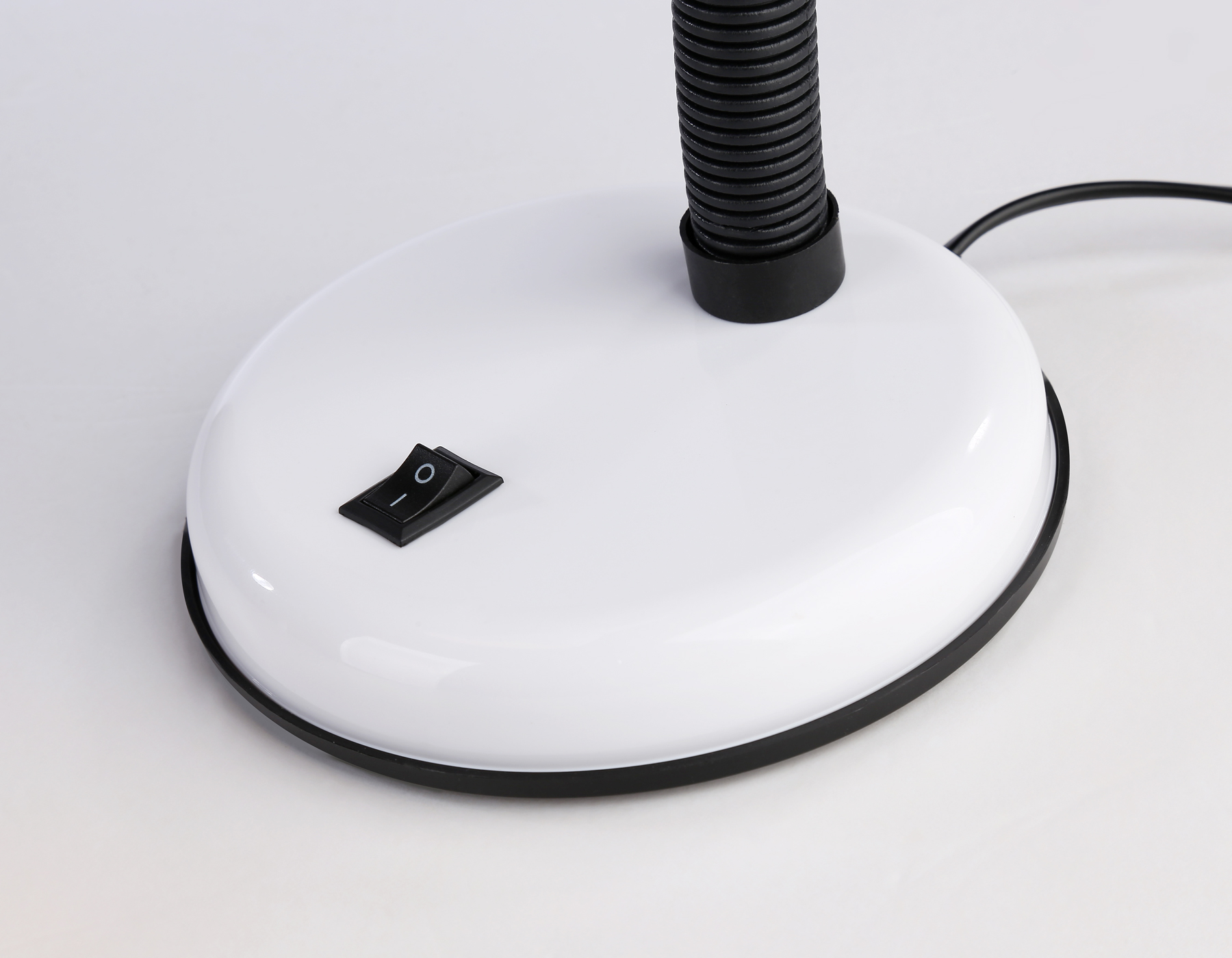 DE7701 WH белый E27 max 40W