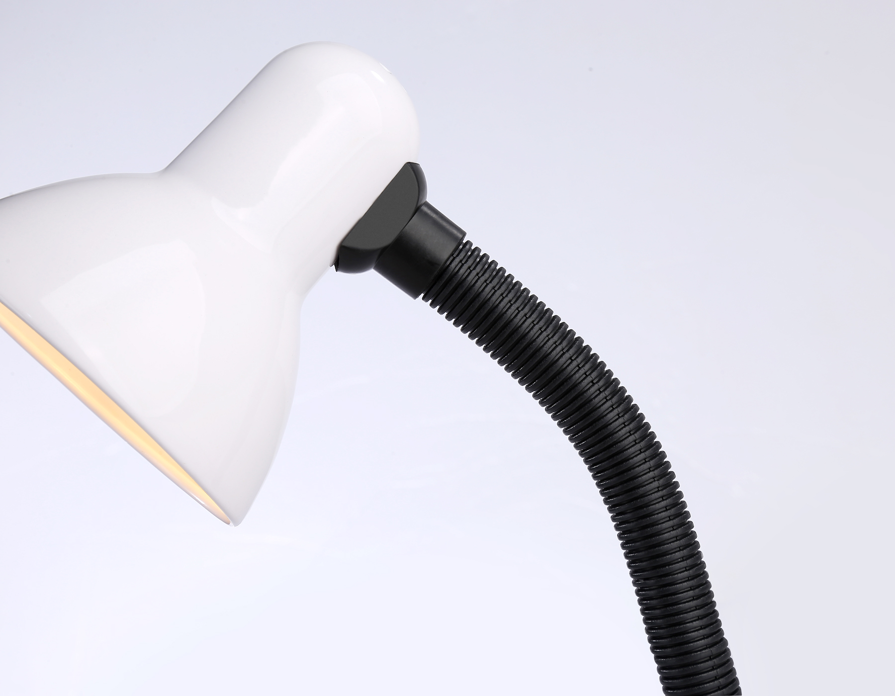 DE7701 WH белый E27 max 40W