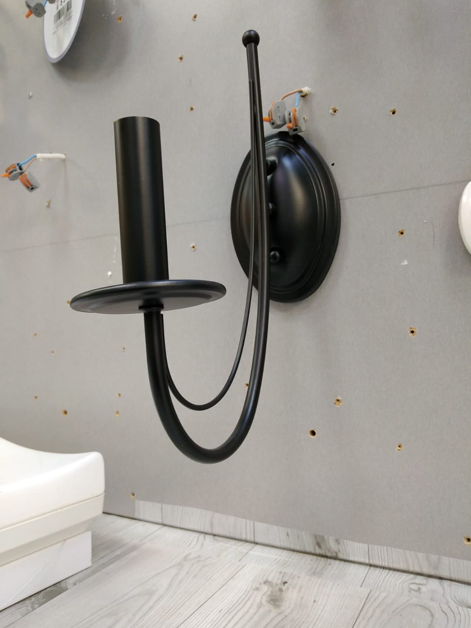 Настенный светильник PL9552-1W BK 000067338