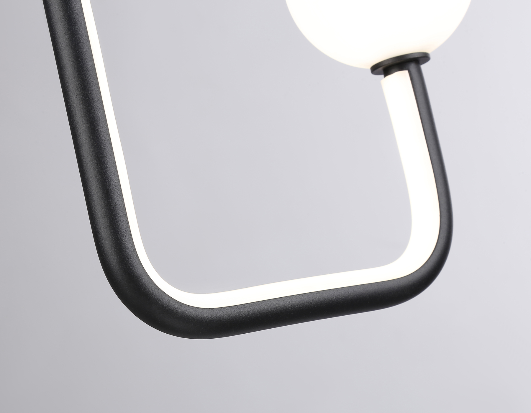 FL66363 BK черный 19W 4200K 190*80*1000