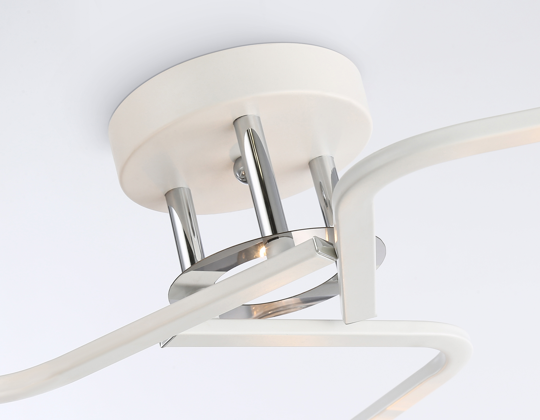 TR303217/3 WH/CH/SM белый/хром/дымчатый E27*3 max 60W D540*250