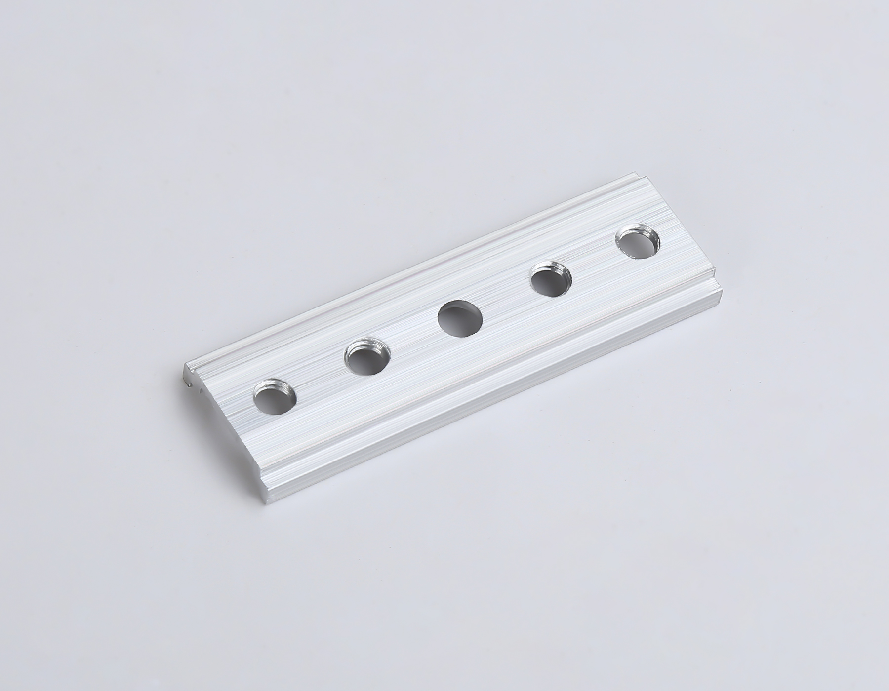 GL3618 AL алюминий соединитель для накладного шинопровода Magnetic 100*22*1.5