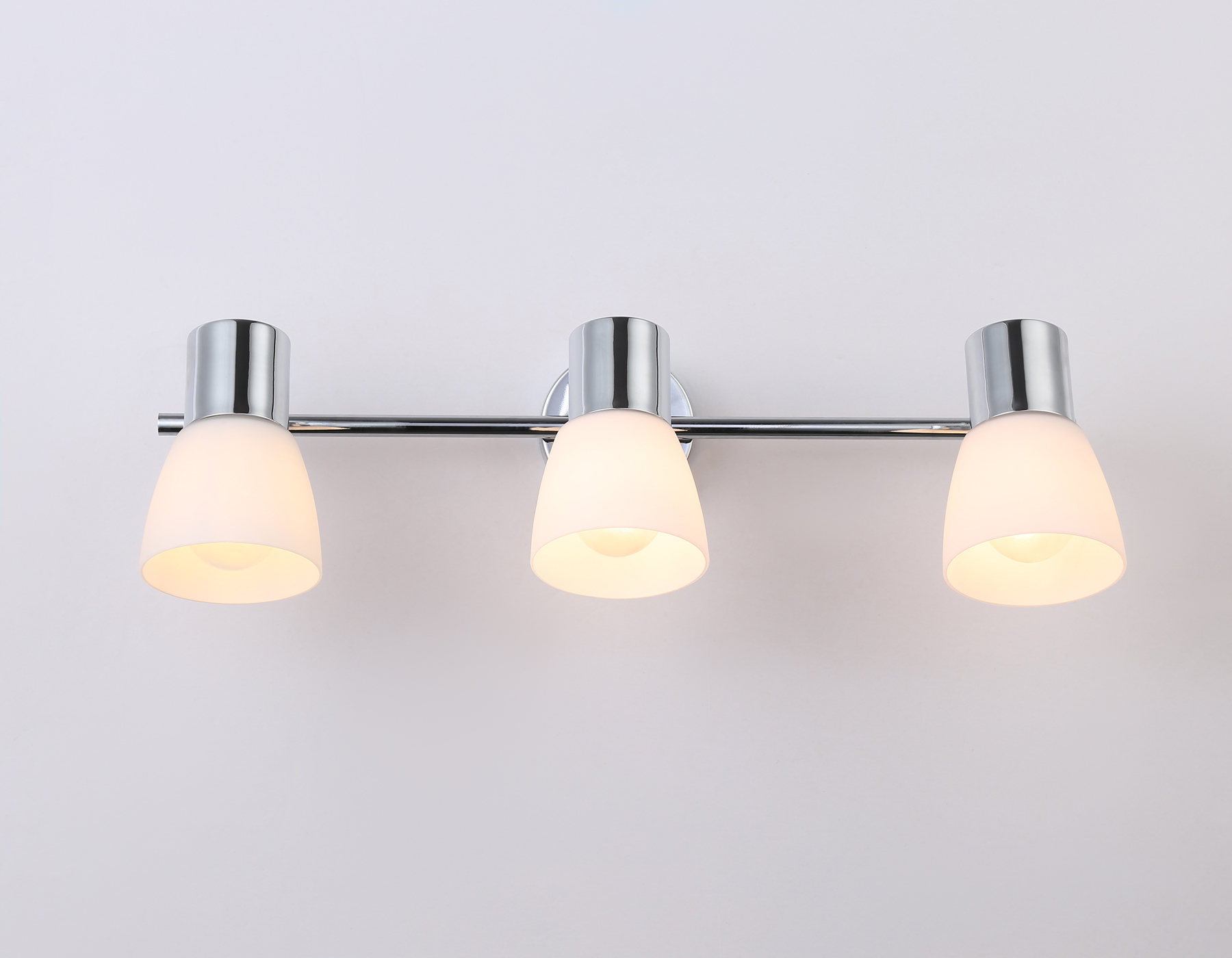 TR3965/3 CH/FR хром/белый матовый E27*3 max 40W 460*82*200