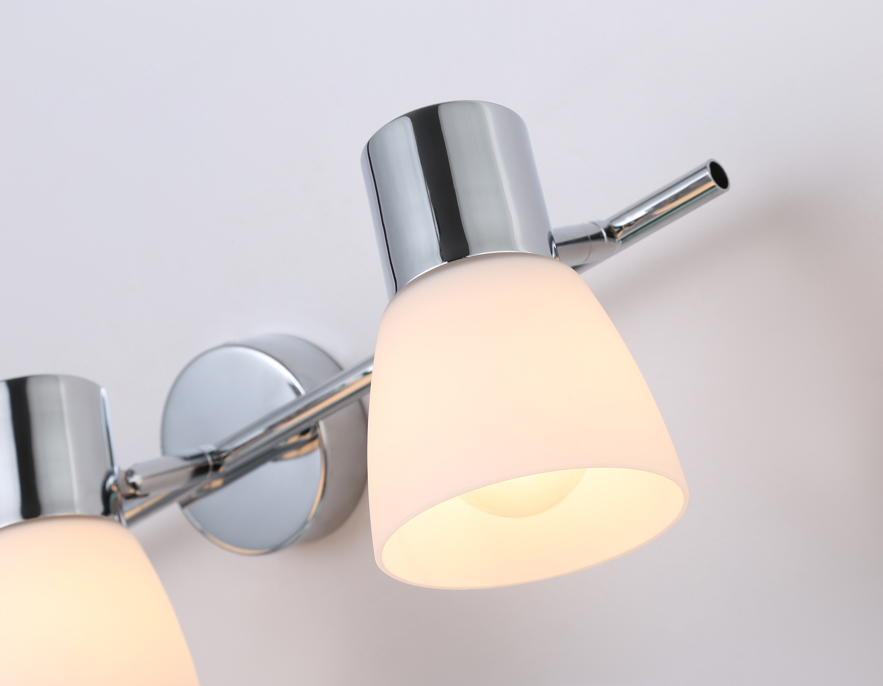 TR3965/3 CH/FR хром/белый матовый E27*3 max 40W 460*82*200