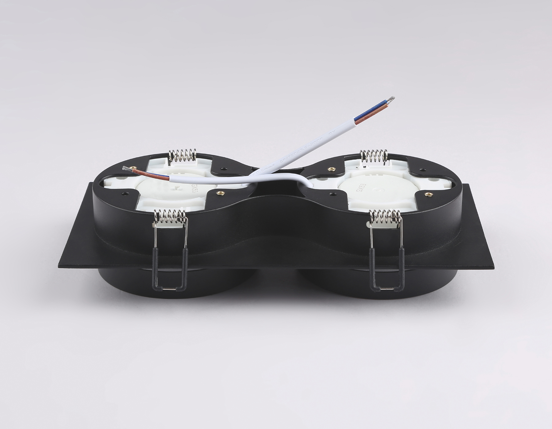 TN52424/2 BK/FR черный/белый матовый GX53 max 12W 210*105*45