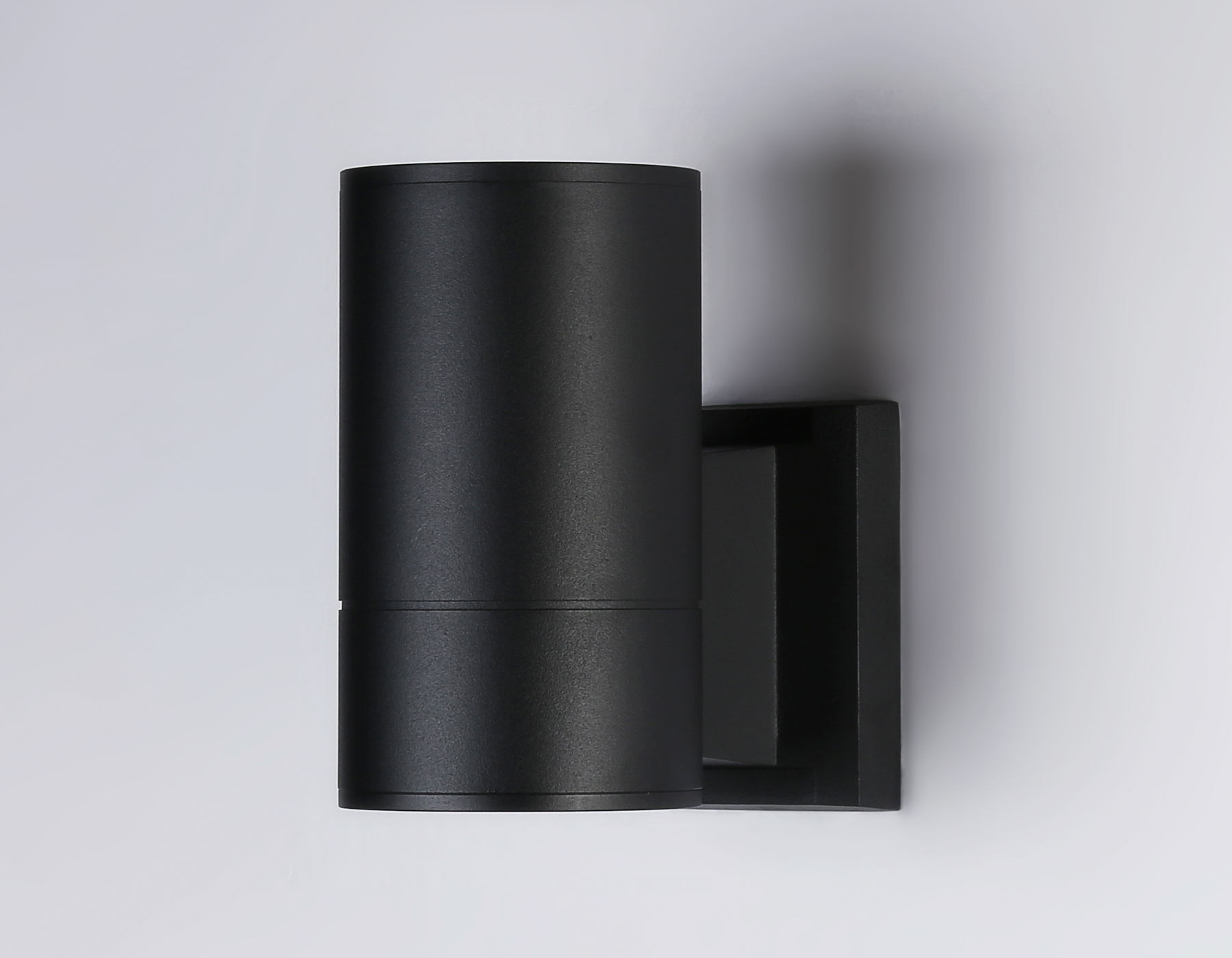 ST2911 BK черный IP54 E27 max 40W 160*90*155