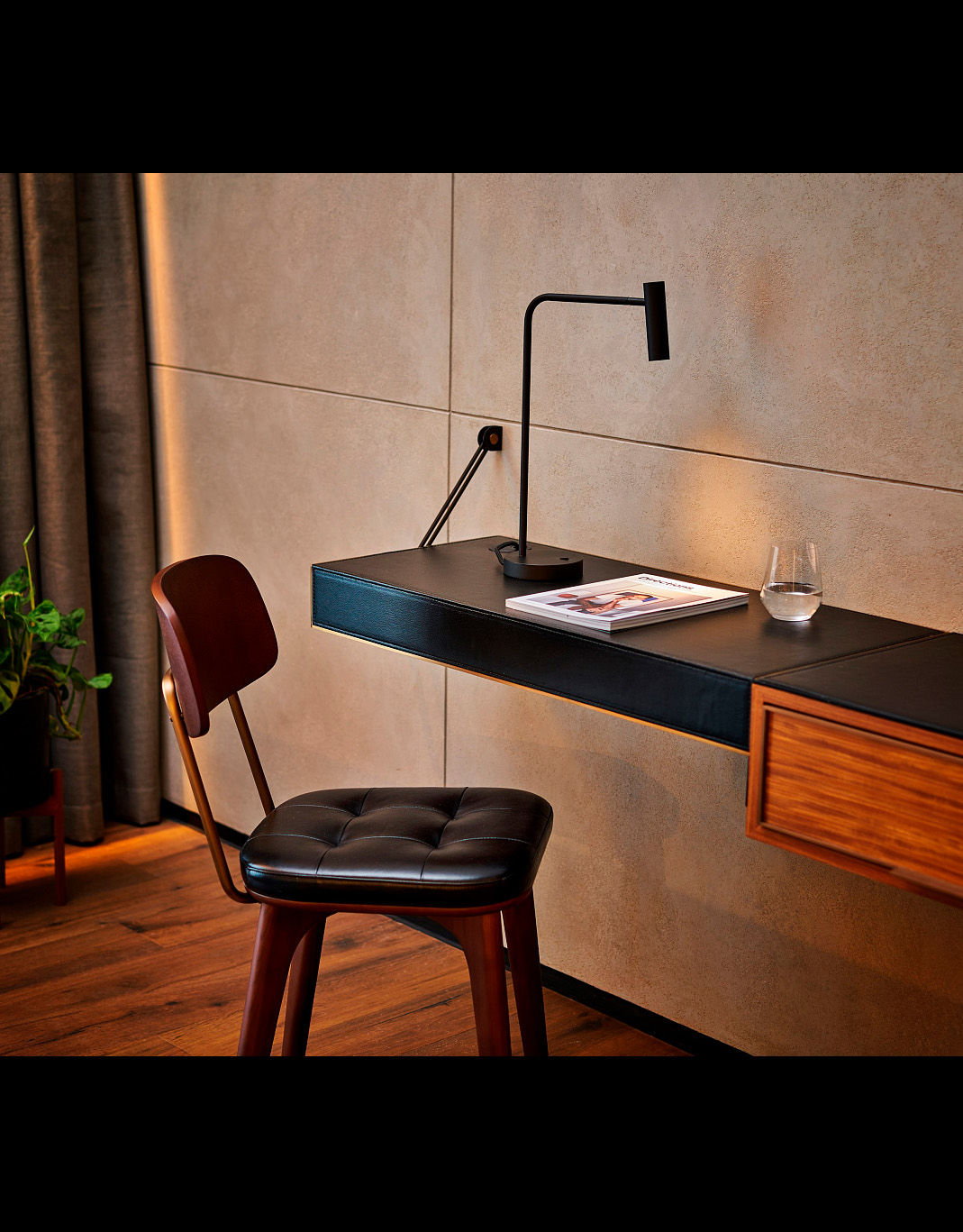 Настольная лампа TL6083-1 BK 000059552