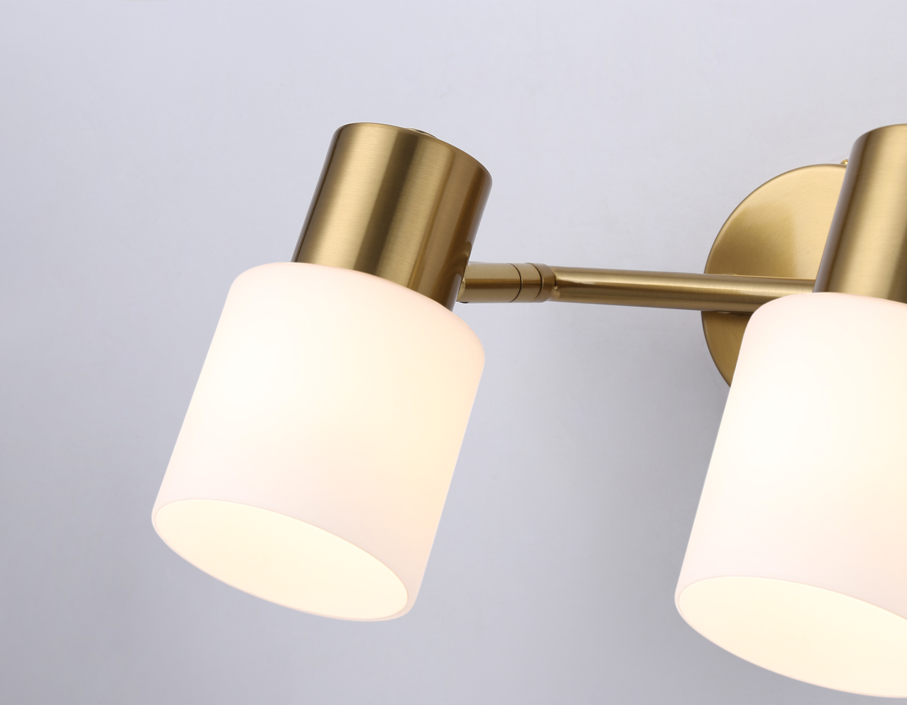 TR3969/2 BS/FR латунь/белый матовый E27*2 max 40W 260*80*210