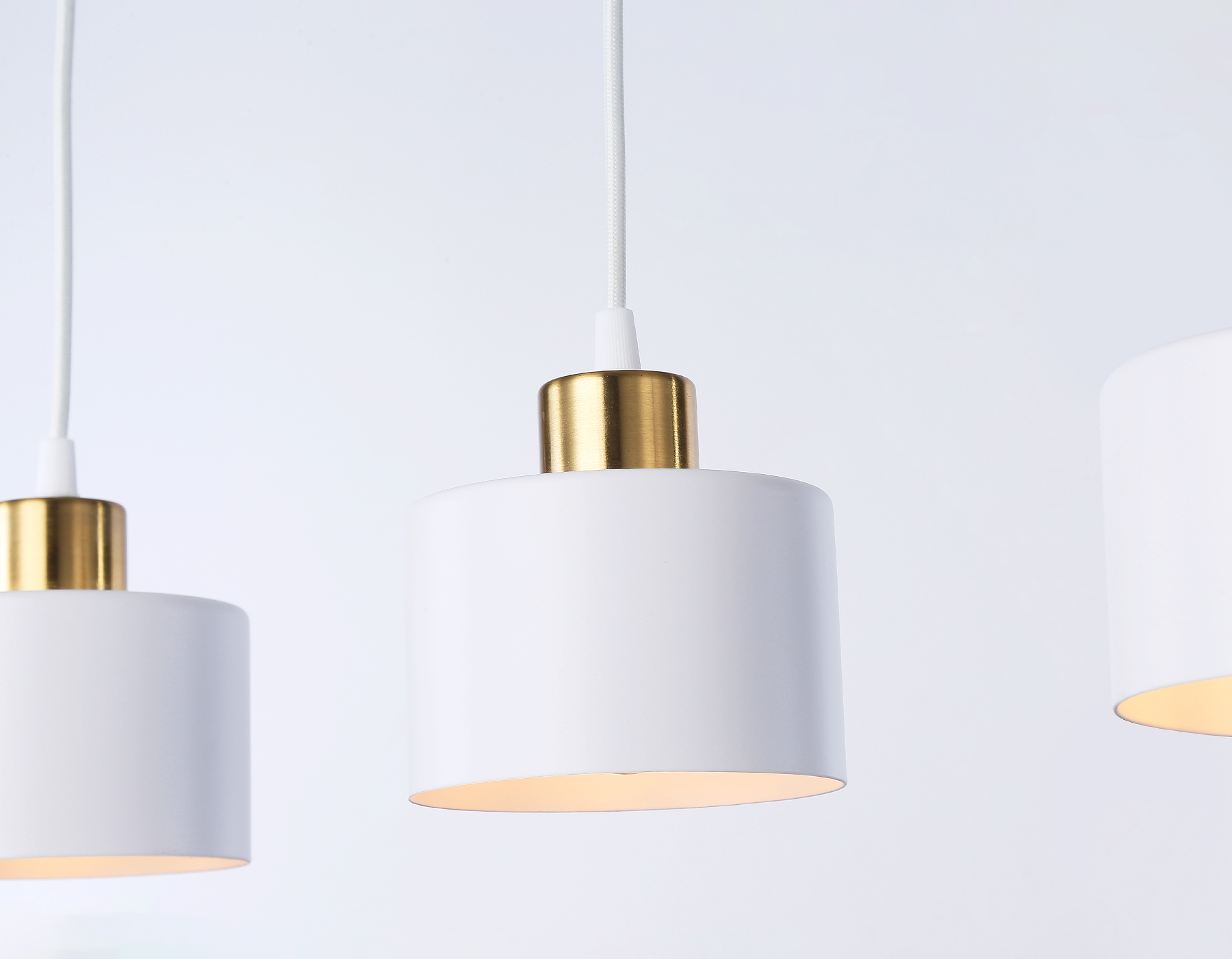 TR8117/3 WH/BS белый/латунь E27*3 max 40W 580*120*970