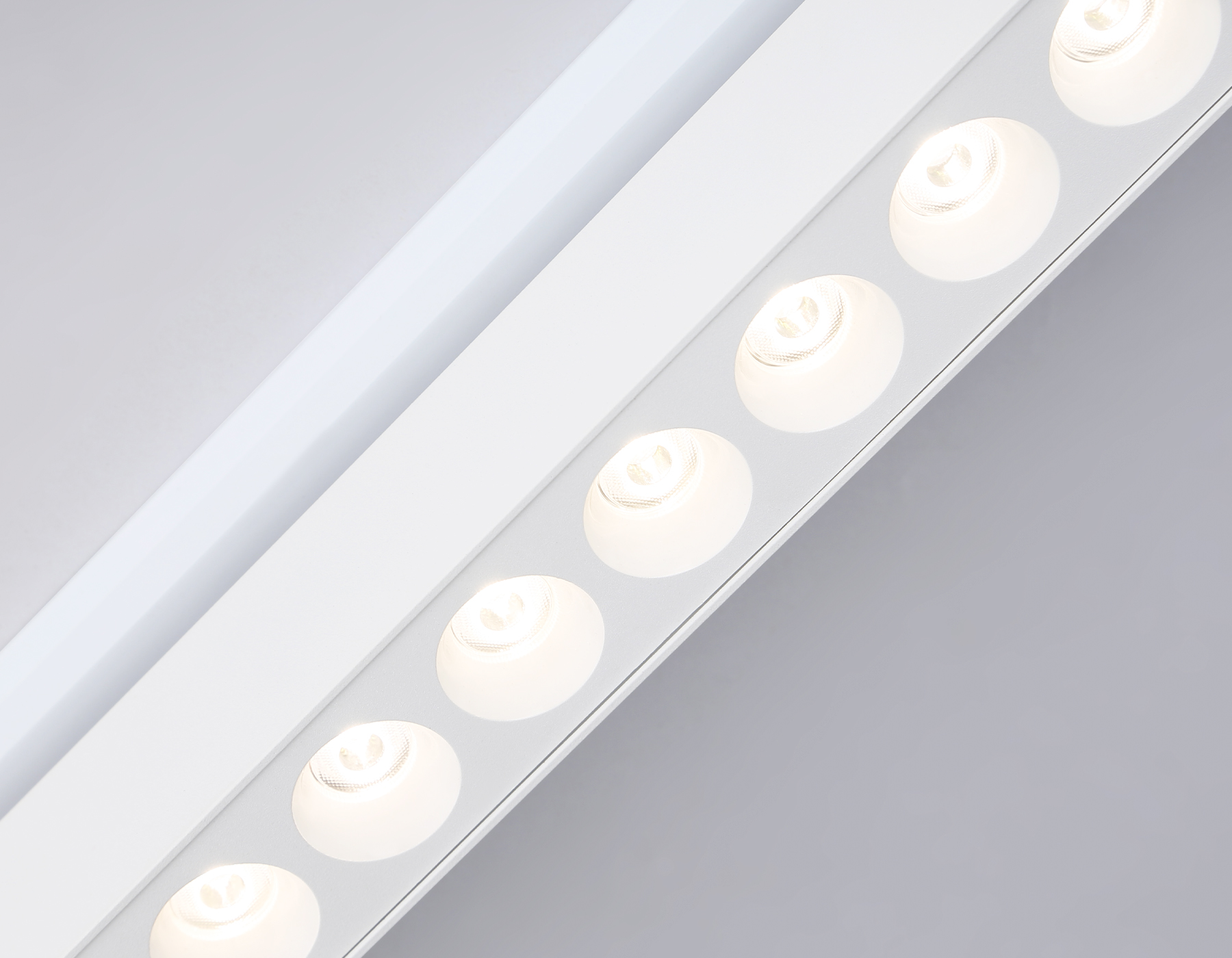 GL6712 WH белый IP20 30W 4200K 24° 458*35*57