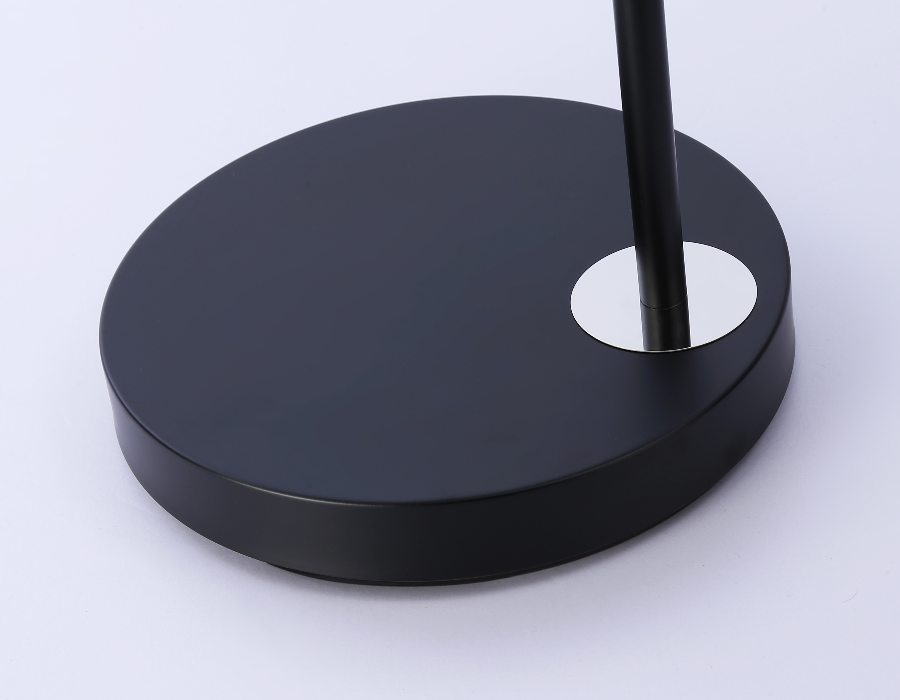 TR97681 BK черный E27 max 40W D150*1540