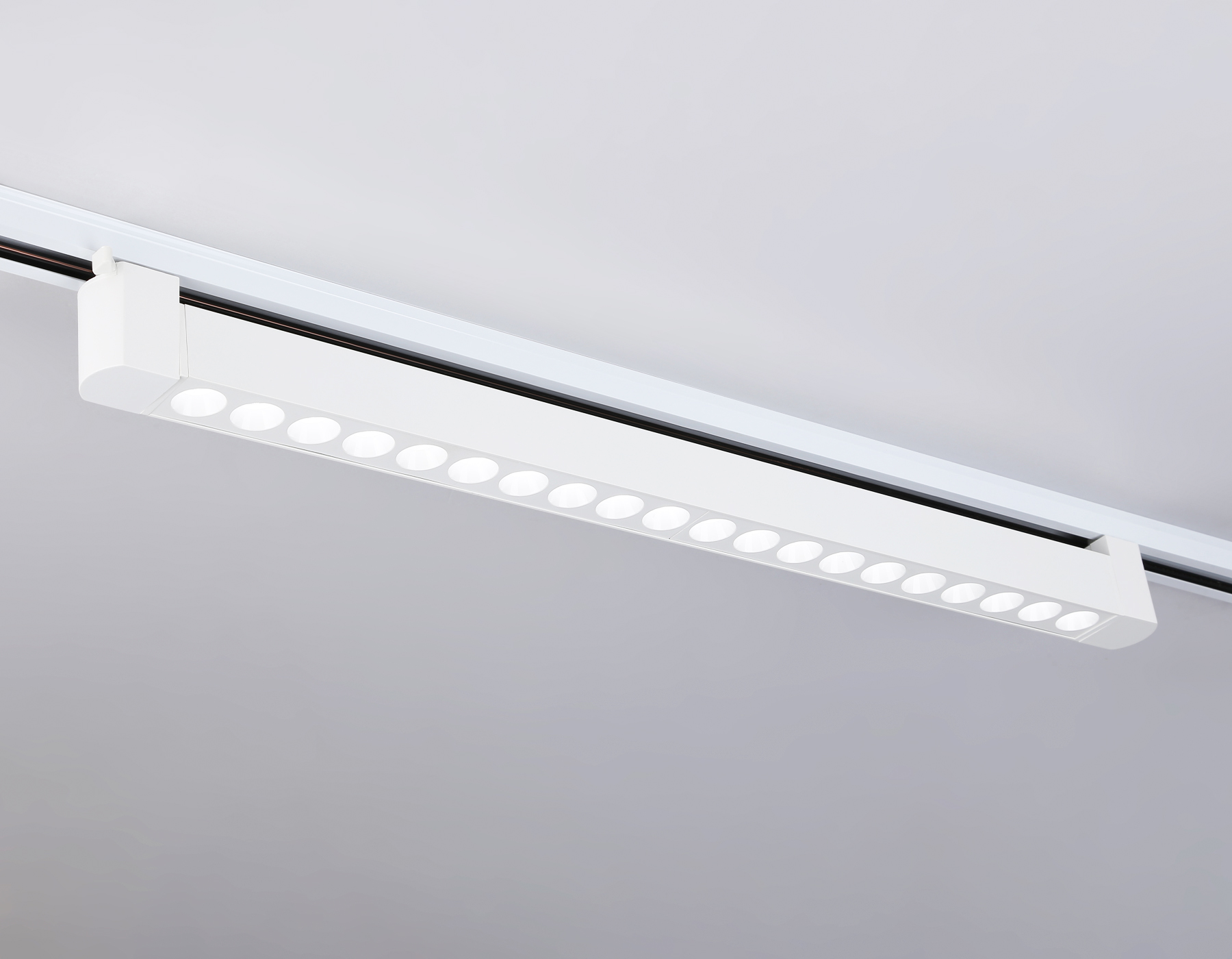 GL6718 WH белый IP20 40W 4200K 24° 590*35*57