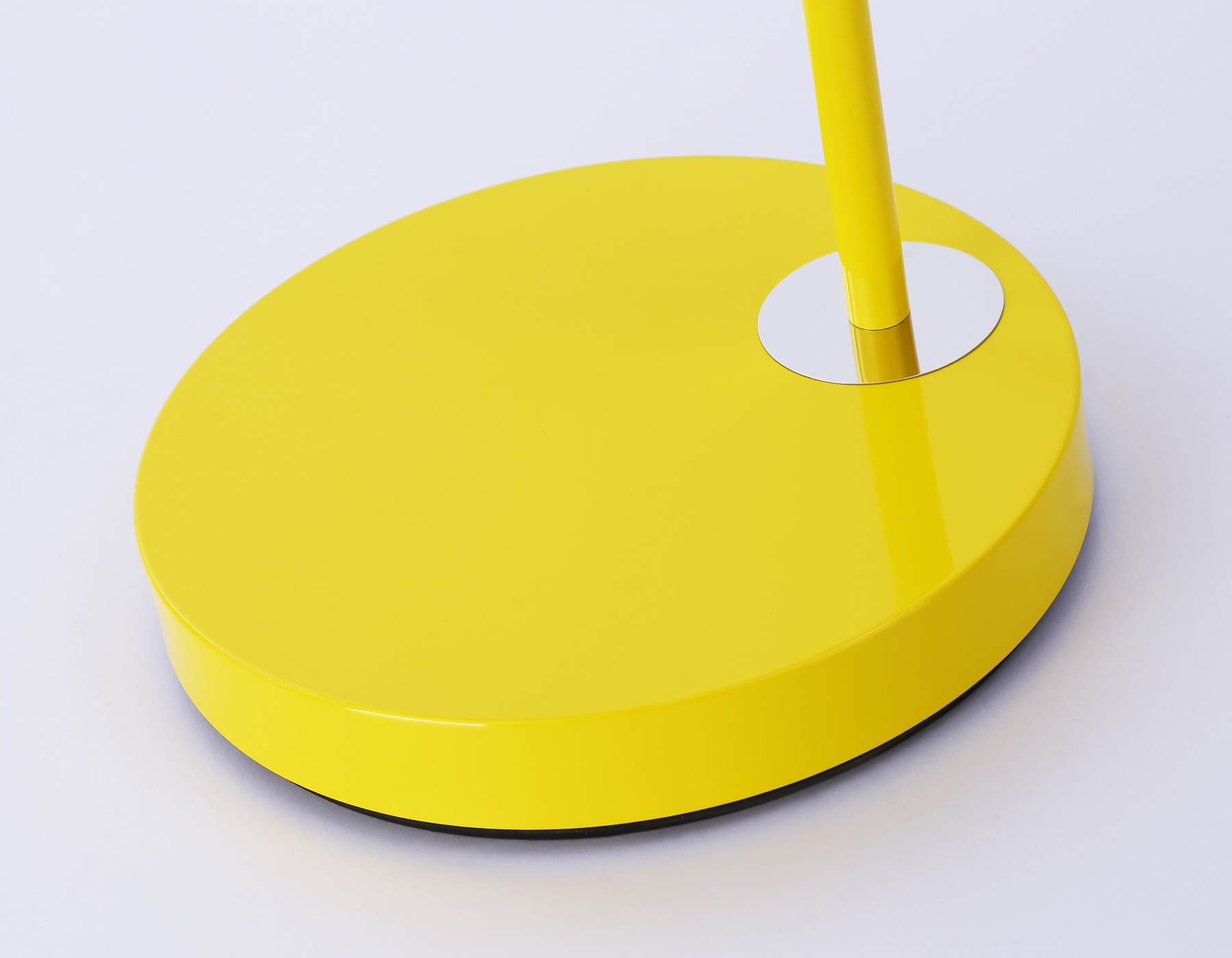 TR97688 YL желтый E27 max 40W D150*1540