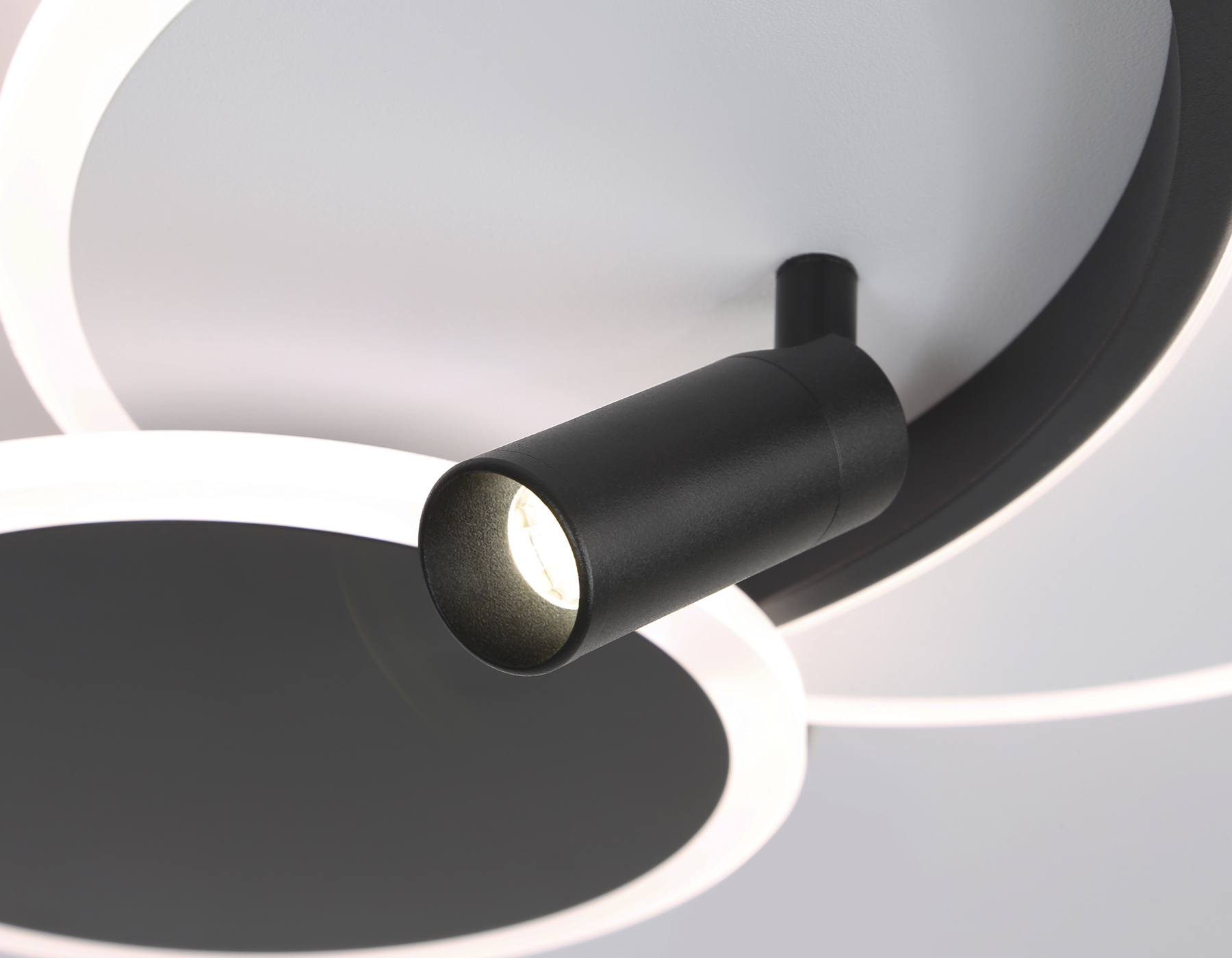 FL5118/3+1 WH/BK белый/черный 64W 3000K/4200K/6400K+4200K 480*425*110 (ПДУ ИК)