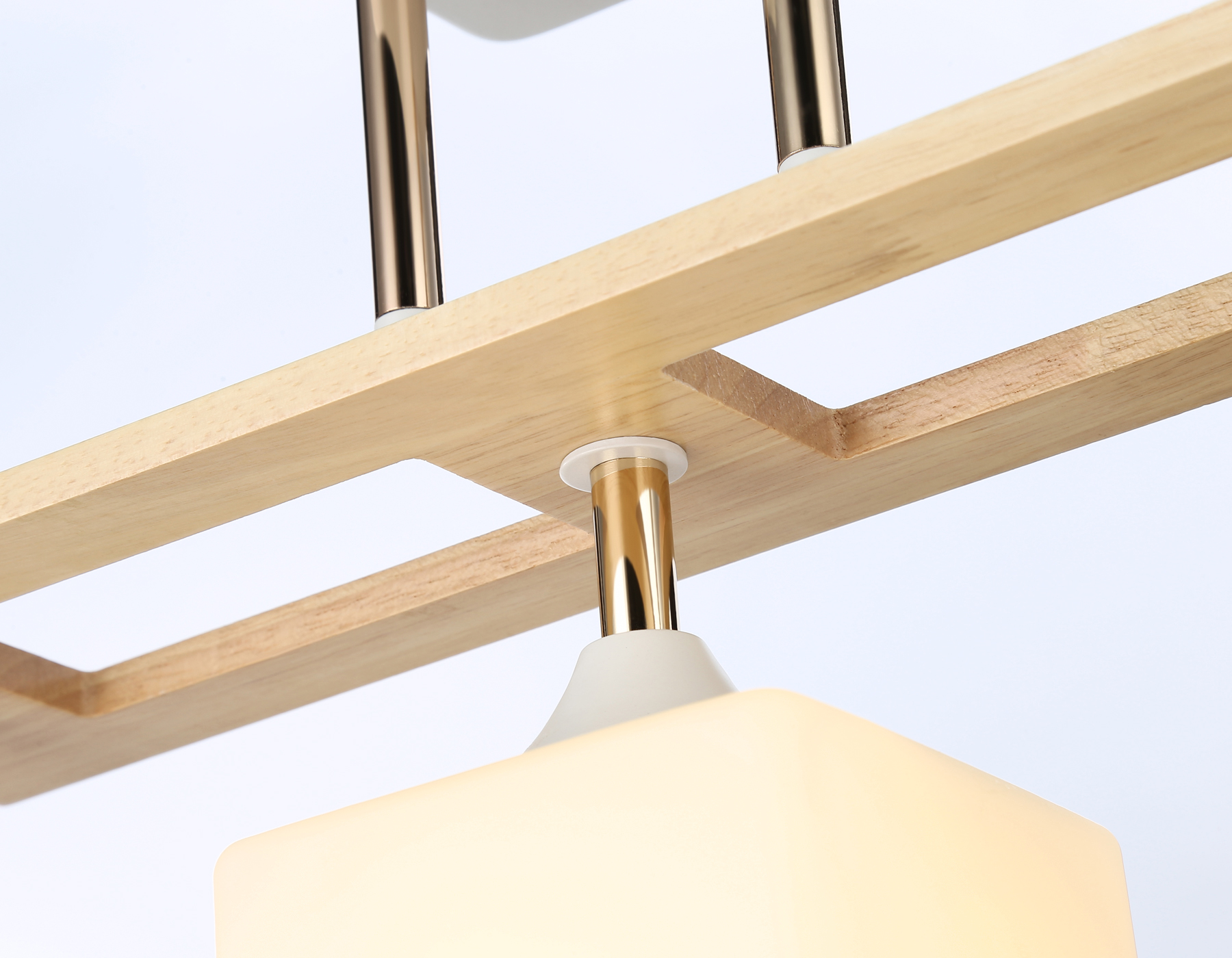 TR9505/3 WH/FGD/FR белый/золото/белый матовый E27/3 max 40W 620*100*290