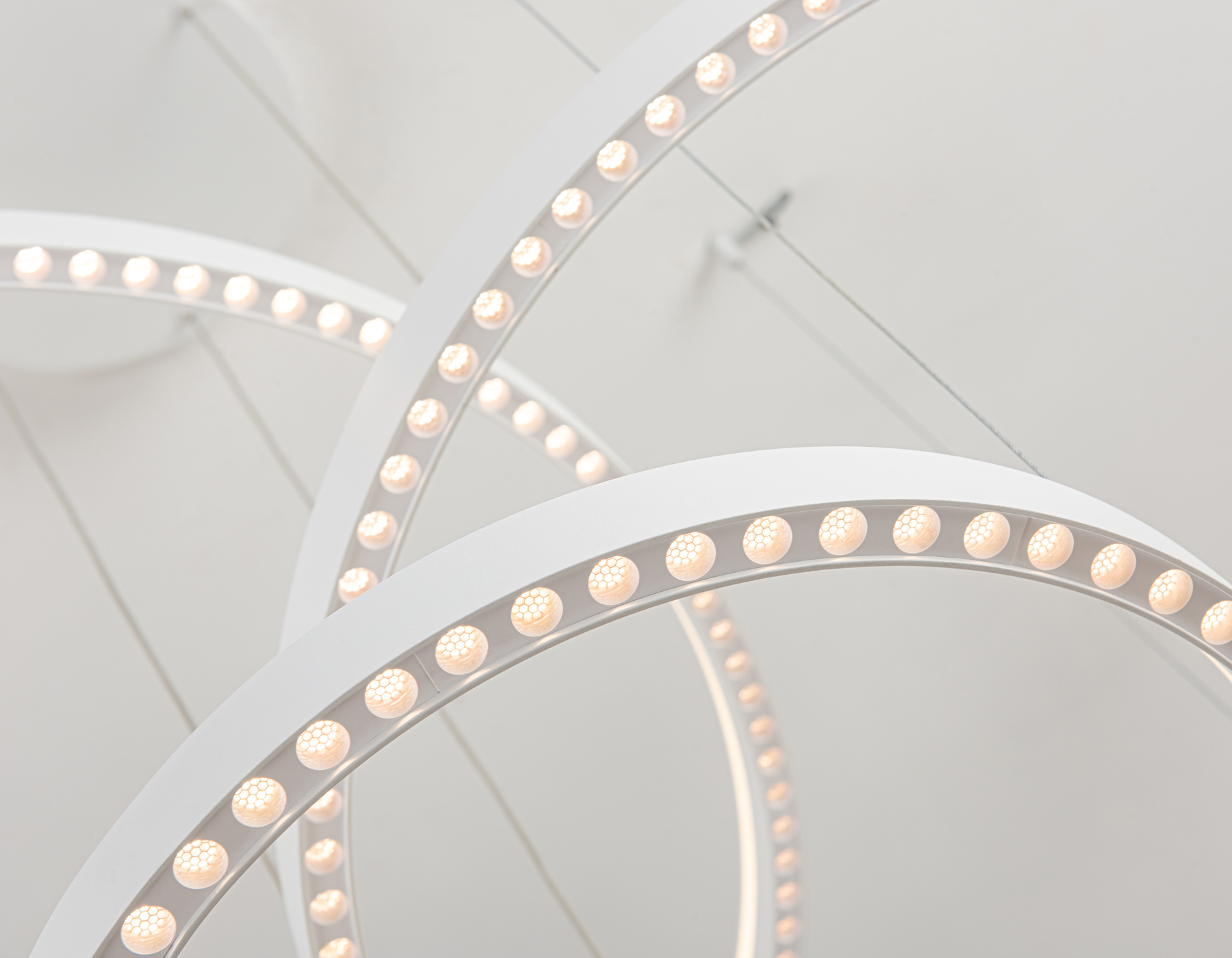 FL5881/3 WH белый 90W 3000K/4200K/6400K D800/600/400*1070 (без ПДУ)