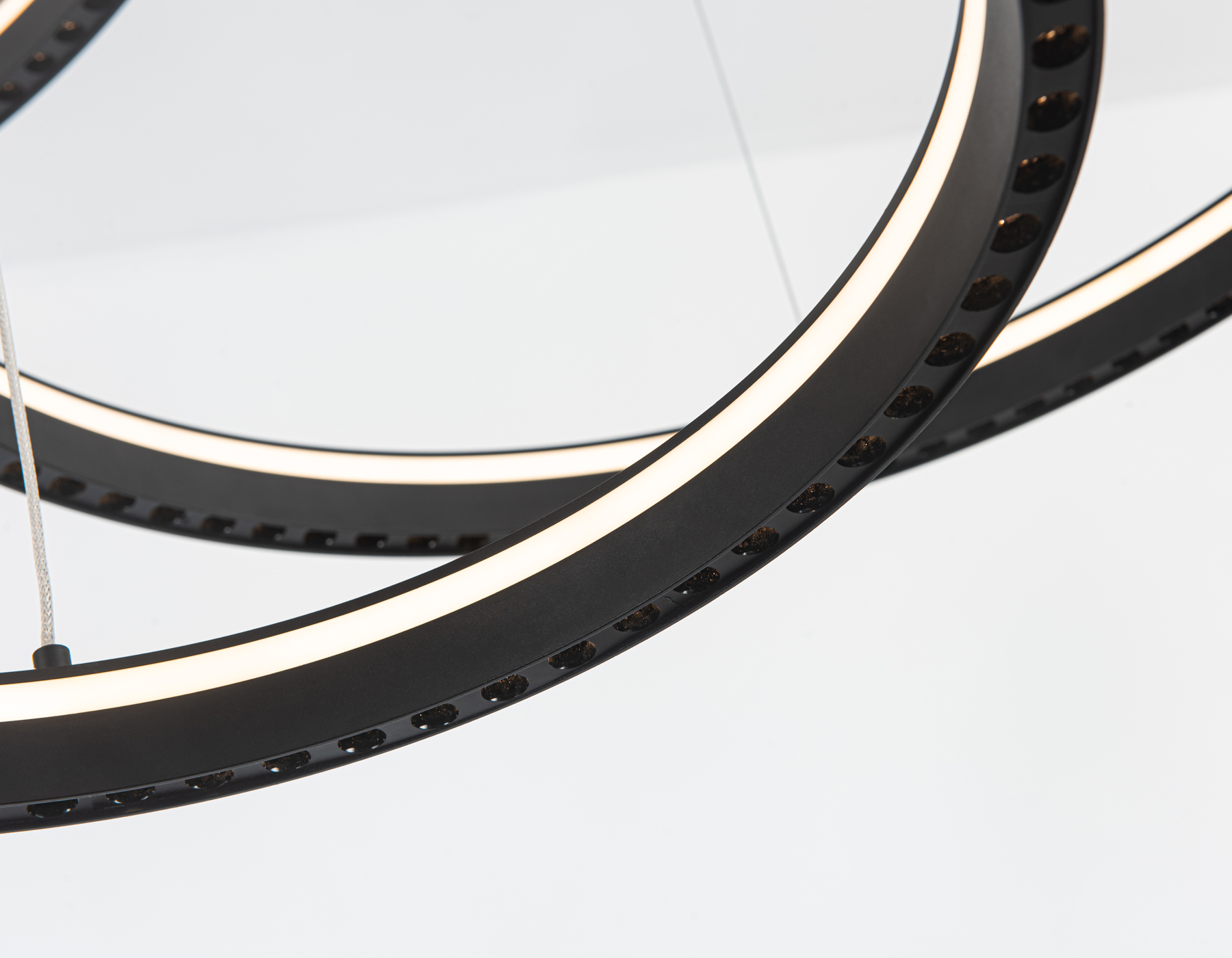 FL5882/3 BK черный 90W 3000K/4200K/6400K D800/600/400*1070 (без ПДУ)