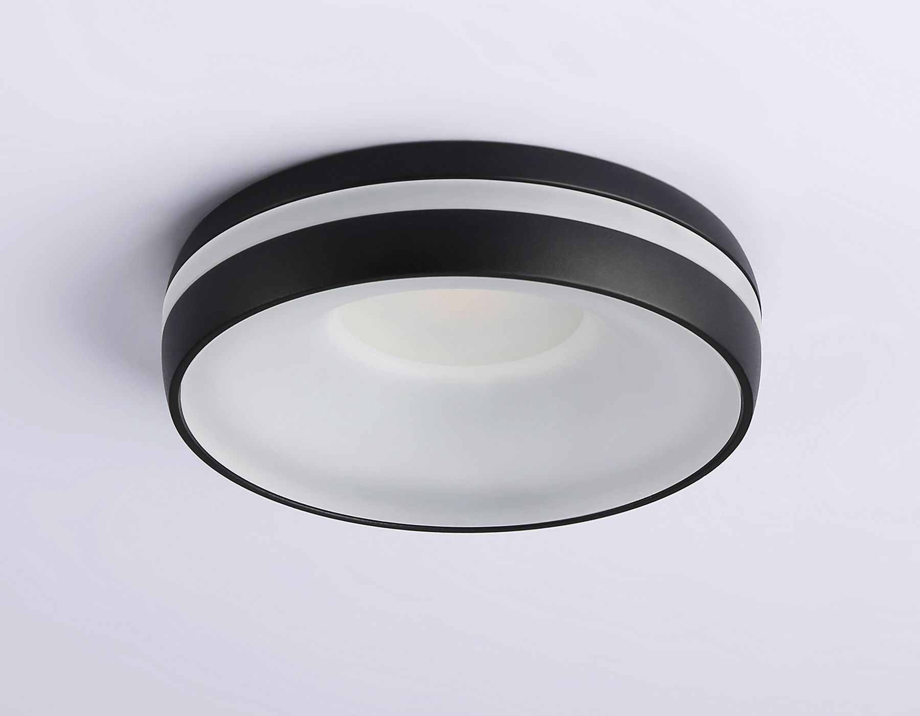 TN3322 SBK/FR черный песок/белый матовый GU5.3 D95*45