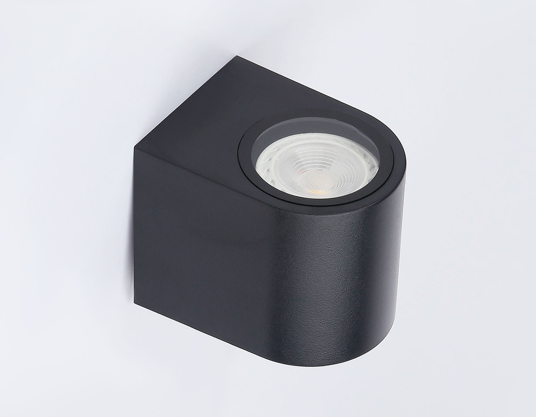 ST3722 BK черный IP65 GU10 max 35W 80*72*95