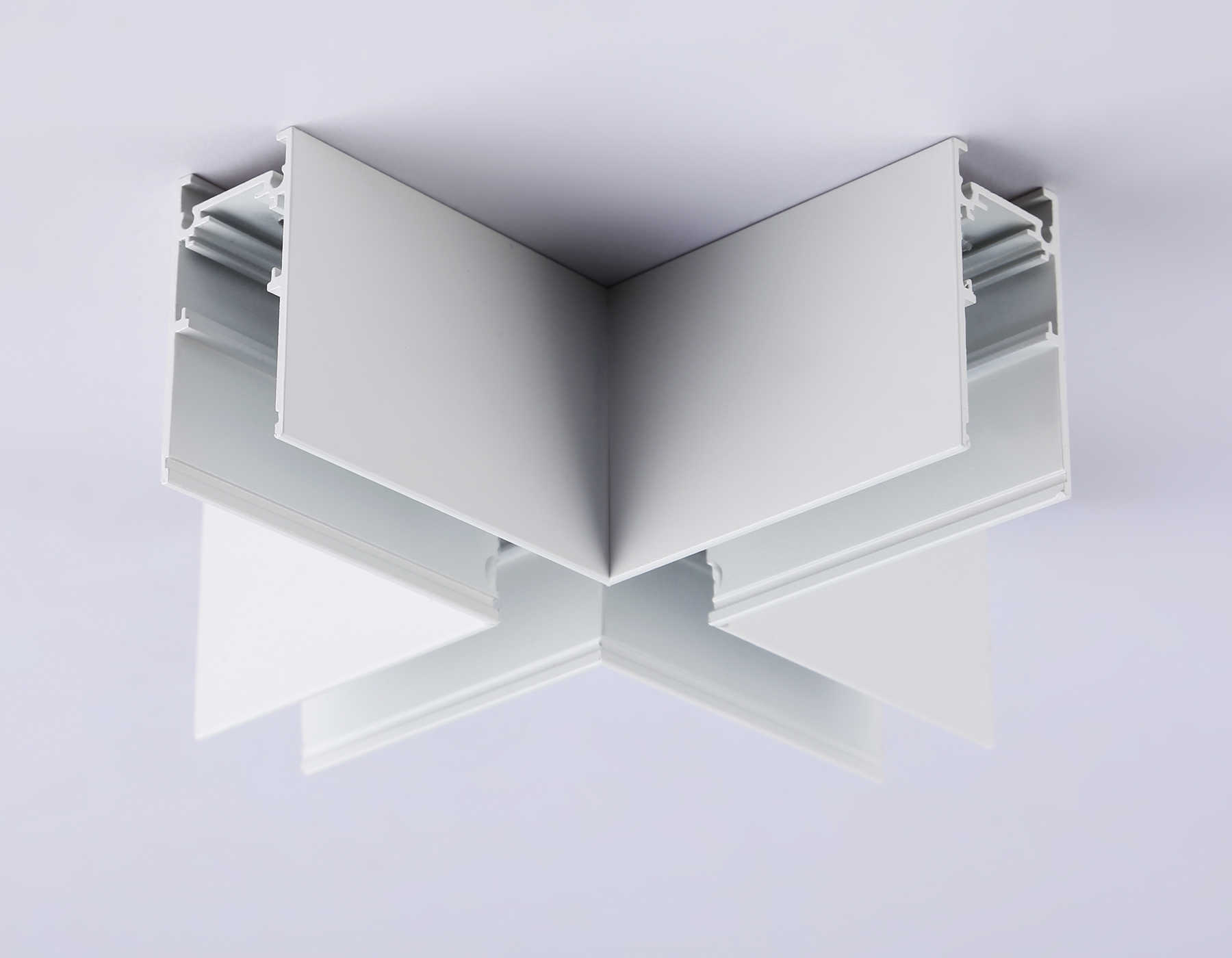 GL3375 WH белый коннектор X-образный для накладного шинопровода 170*170*53.7