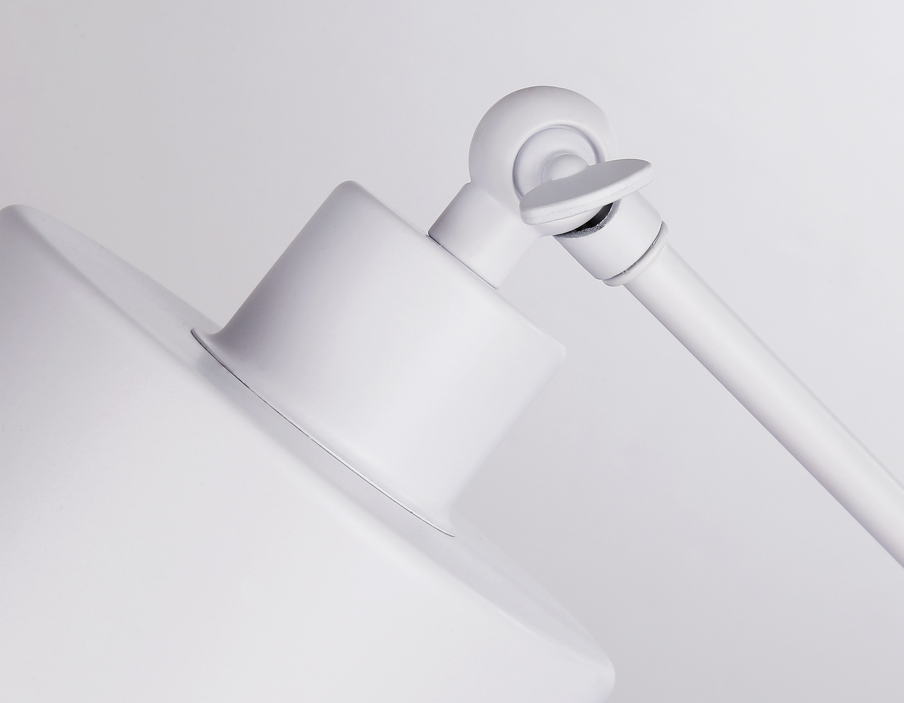 TR8152 WH белый E27 max 40W