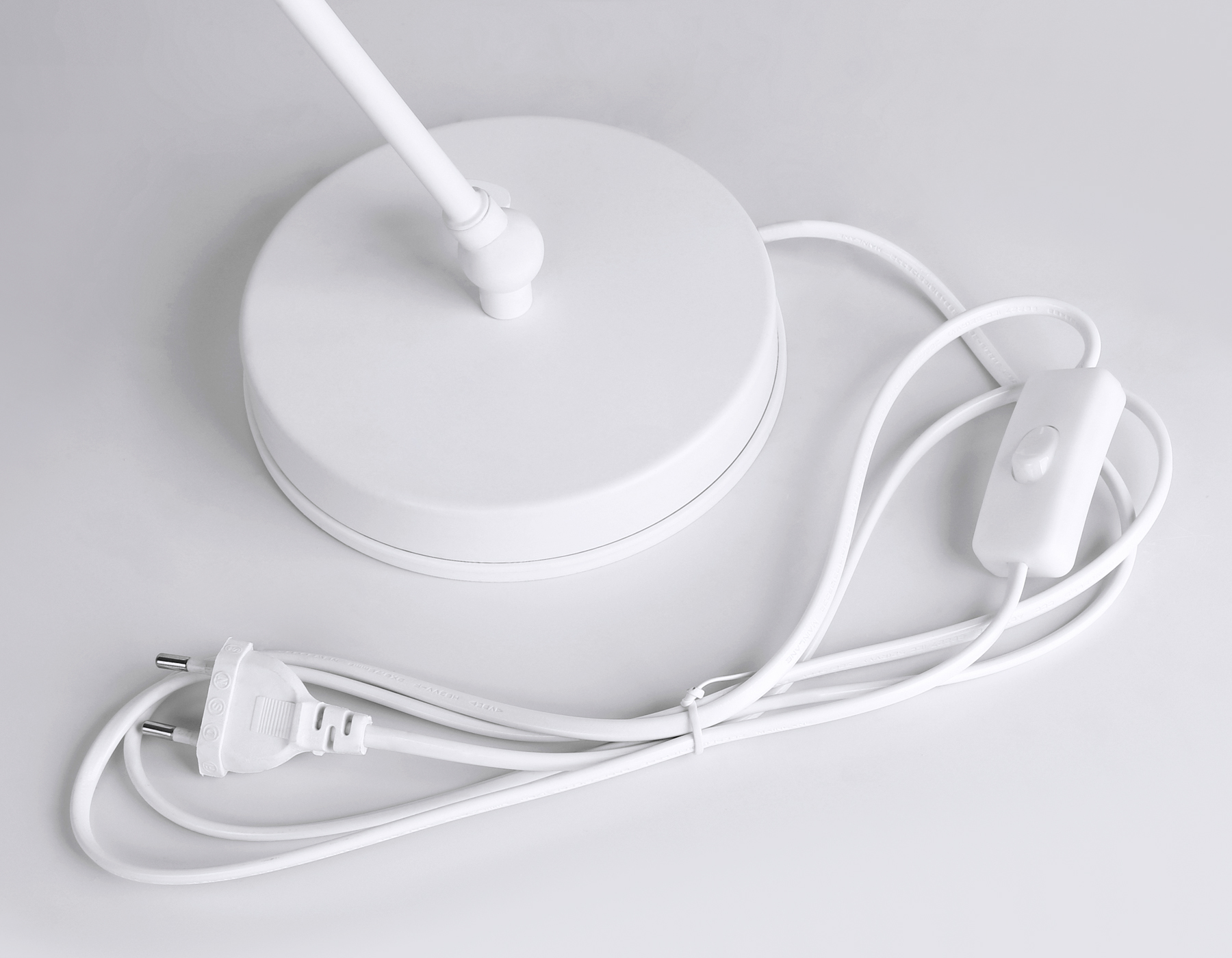 TR8152 WH белый E27 max 40W