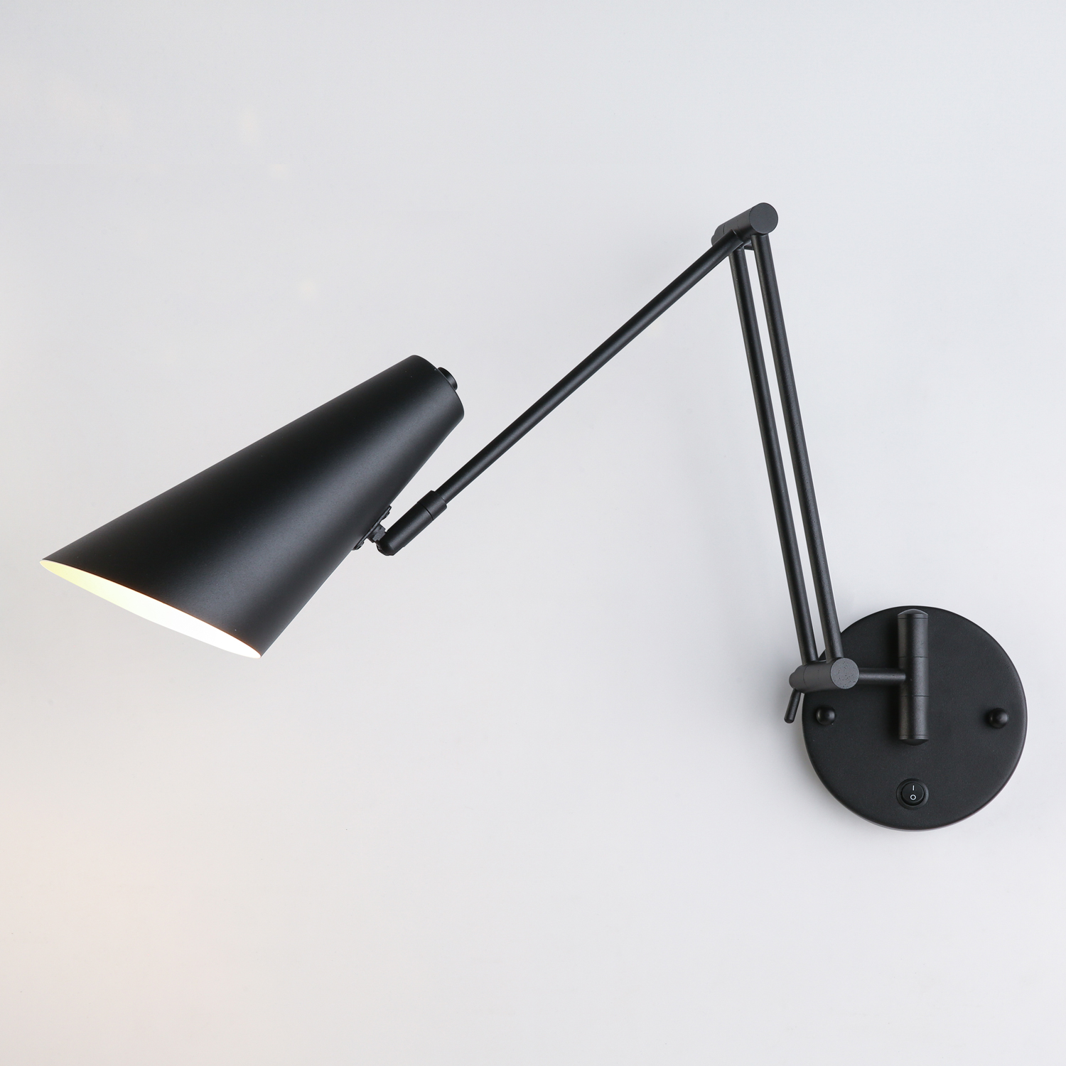 Светильник телескопический настенный черный E27 57см Zortes Wandle ZRS.1778.15