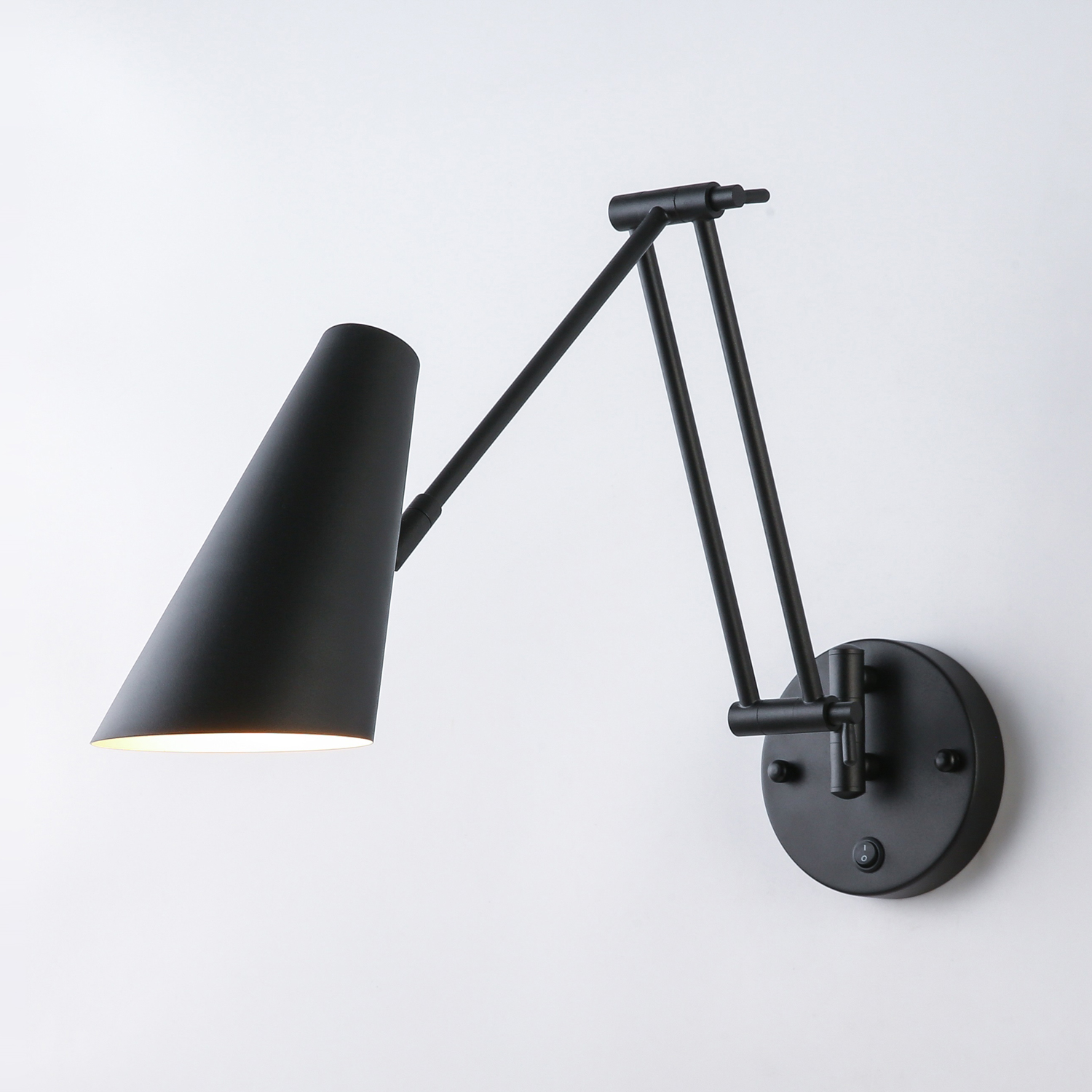 Светильник телескопический настенный черный E27 57см Zortes Wandle ZRS.1778.15