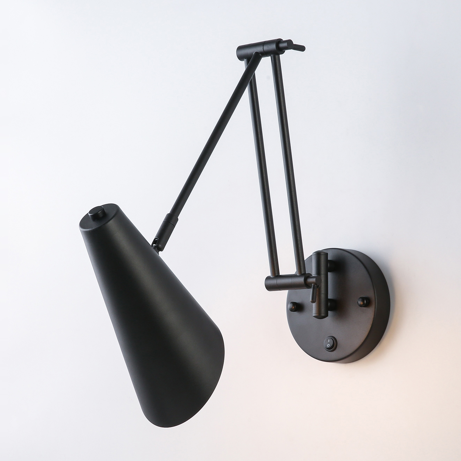 Светильник телескопический настенный черный E27 57см Zortes Wandle ZRS.1778.15