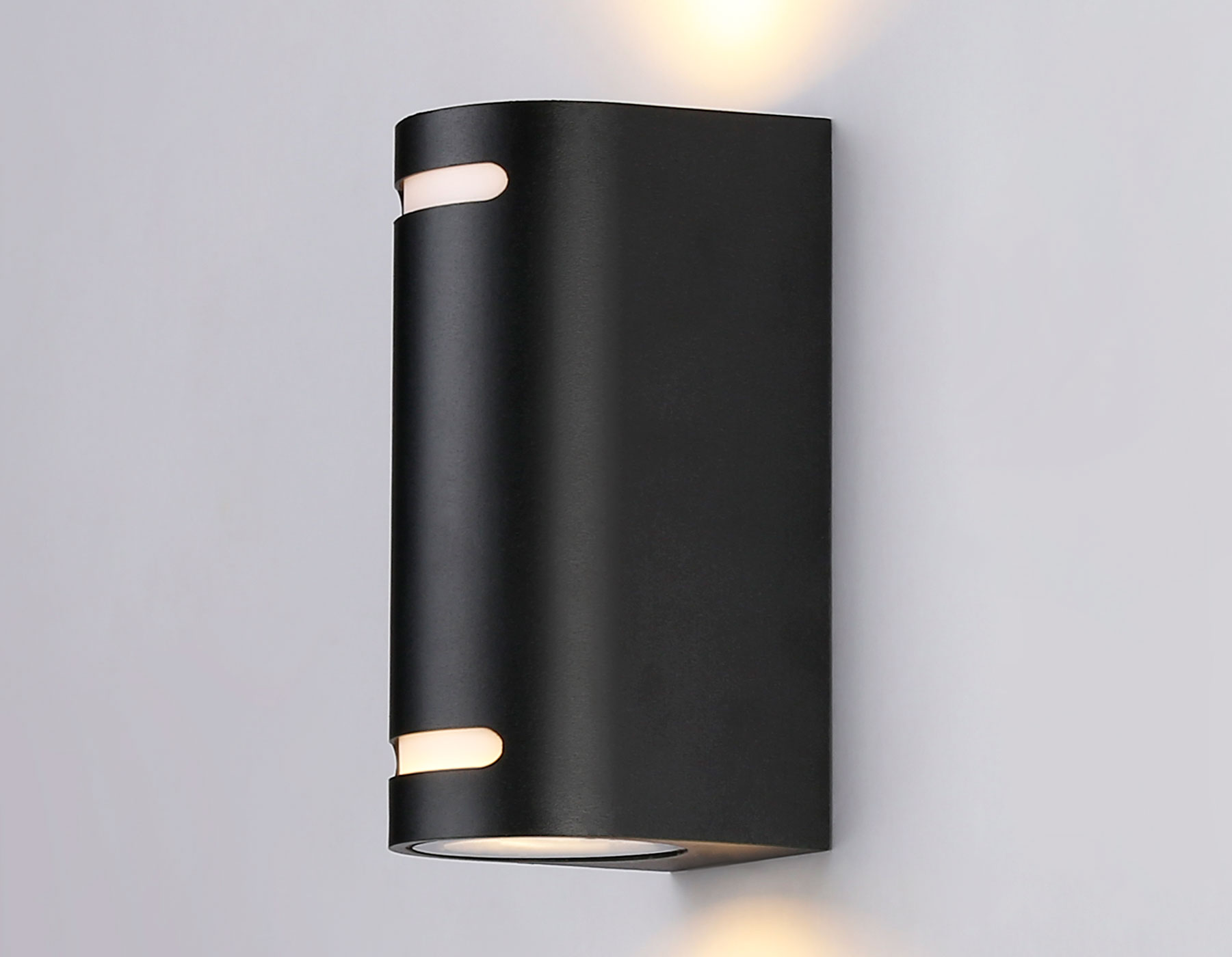 ST3744/2 BK черный IP54 GU10/2 max 35W 150*68*92