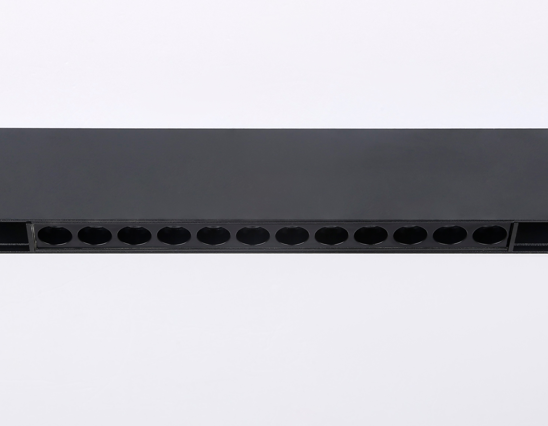 GL4024 BK черный IP20 12W 4200K 48V 24° 220*22*45