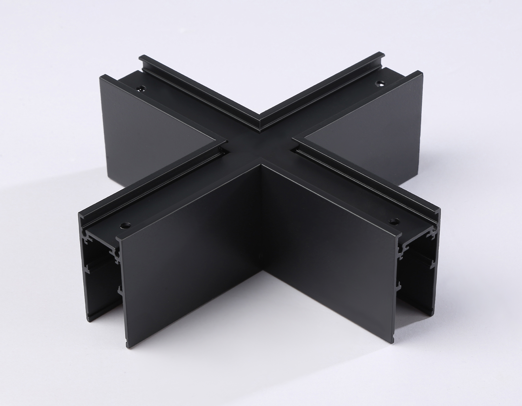 GL3376 BK черный коннектор X-образный для накладного шинопровода 170*170*53.7